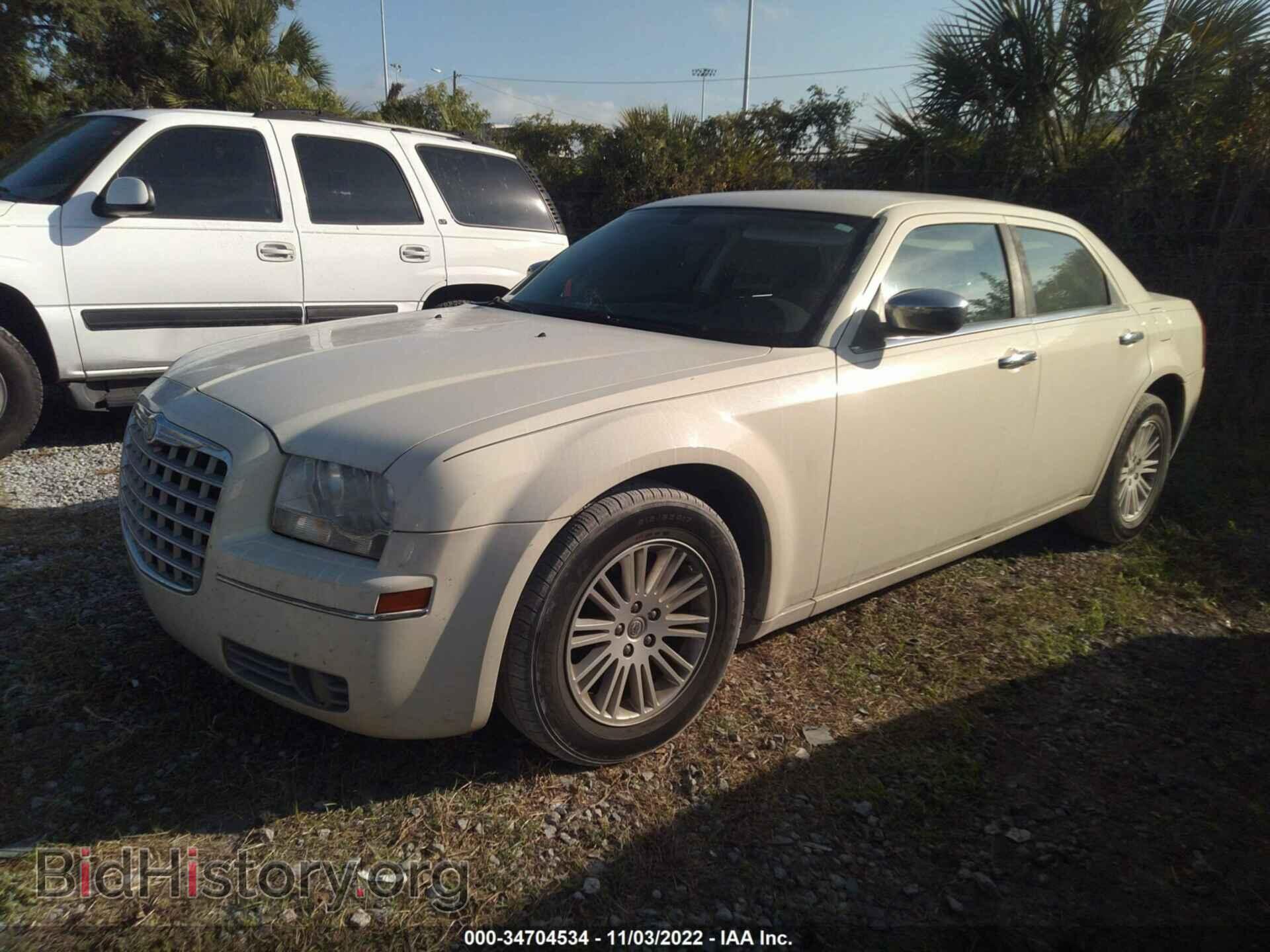 2010 CHRYSLER 300 - VIN: 2C3CA4CD6AH217778 - Фото 2