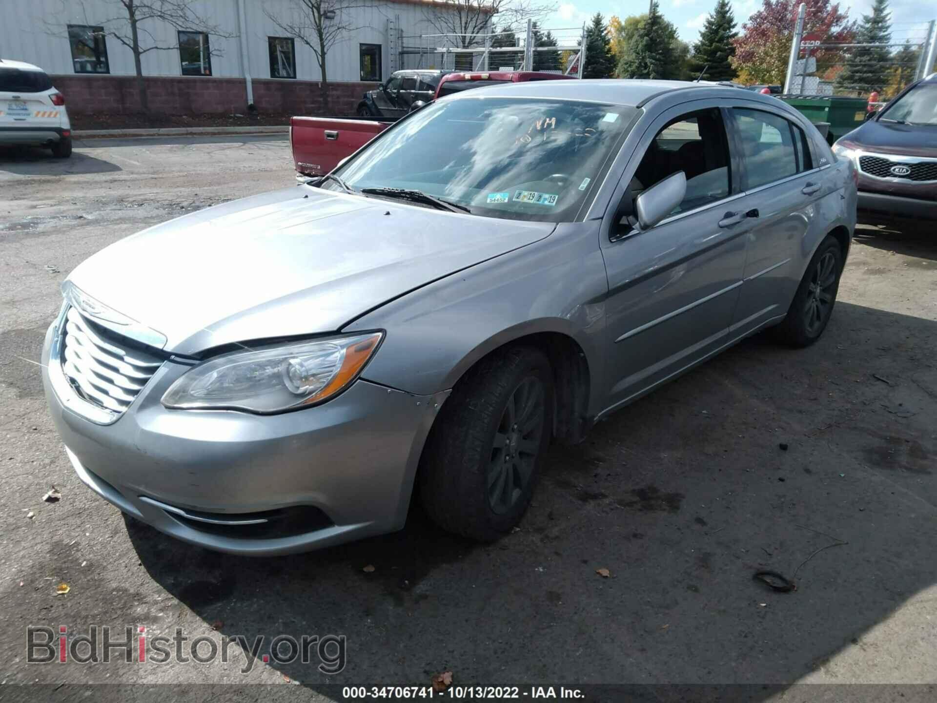 2013 CHRYSLER 200 - VIN: 1C3CCBBB3DN732618 - Фото 2