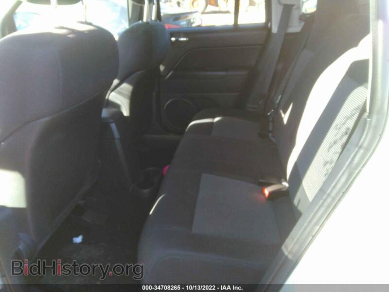 2011 Jeep COMPASS (VIN 1J4NT1FB5BD284307) — фото 8 из 11
