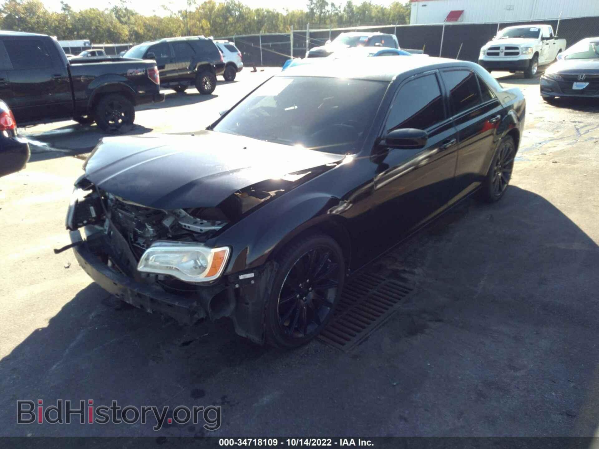 2014 CHRYSLER 300 - VIN: 2C3CCAAG0EH175815 - Фото 2