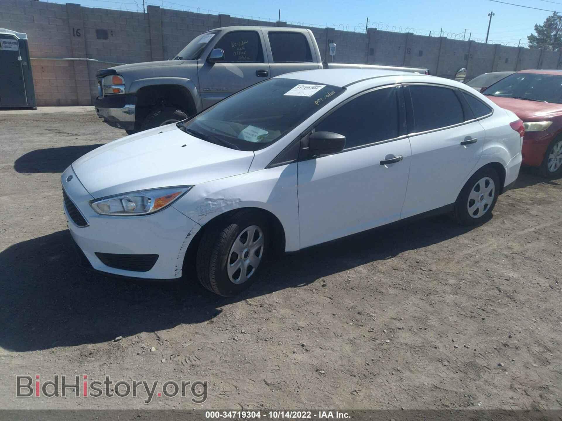 2018 FORD FOCUS - VIN: 1FADP3E26JL205210 - Фото 2