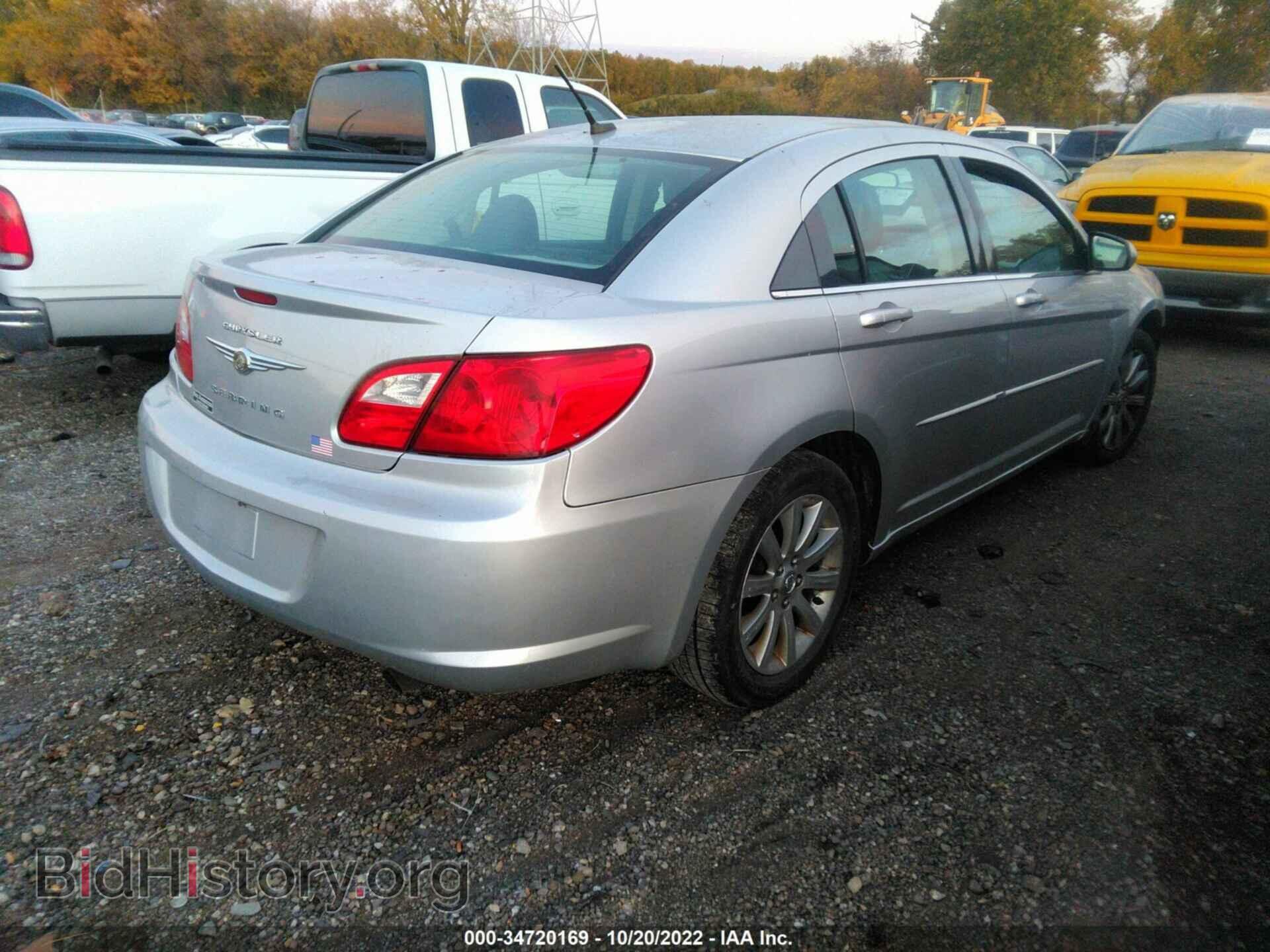 2010 CHRYSLER SEBRING - VIN: 1C3CC5FD5AN155972 - Фото 4