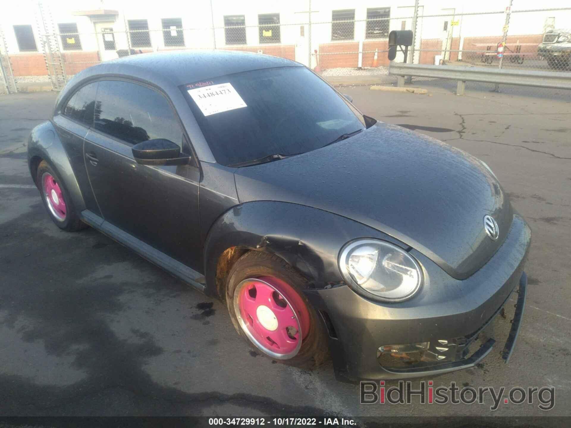 Photo 3VWFP7AT3CM623635 - VOLKSWAGEN BEETLE 2012