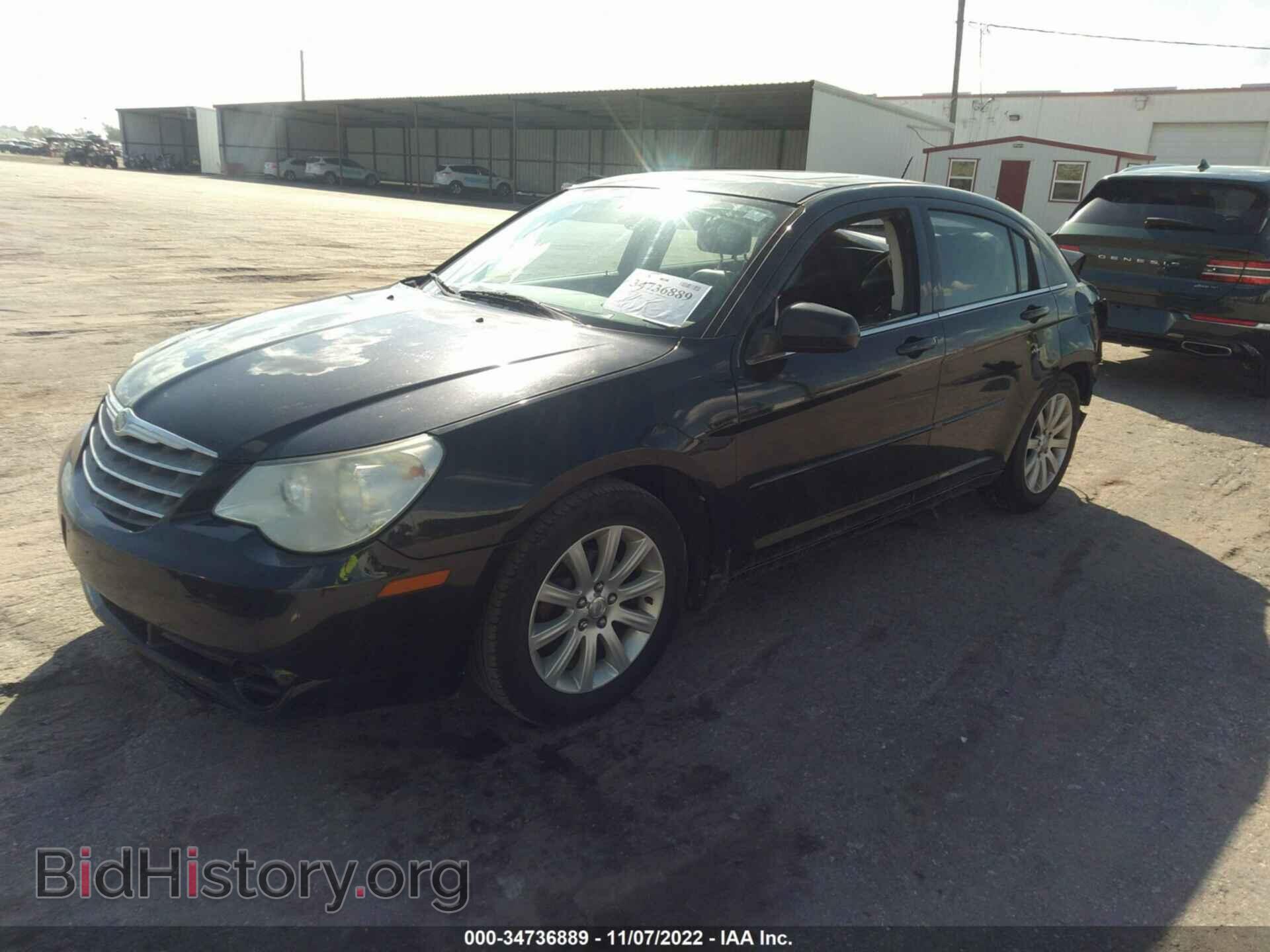 2010 CHRYSLER SEBRING - VIN: 1C3CC5FB6AN153825 - Фото 2