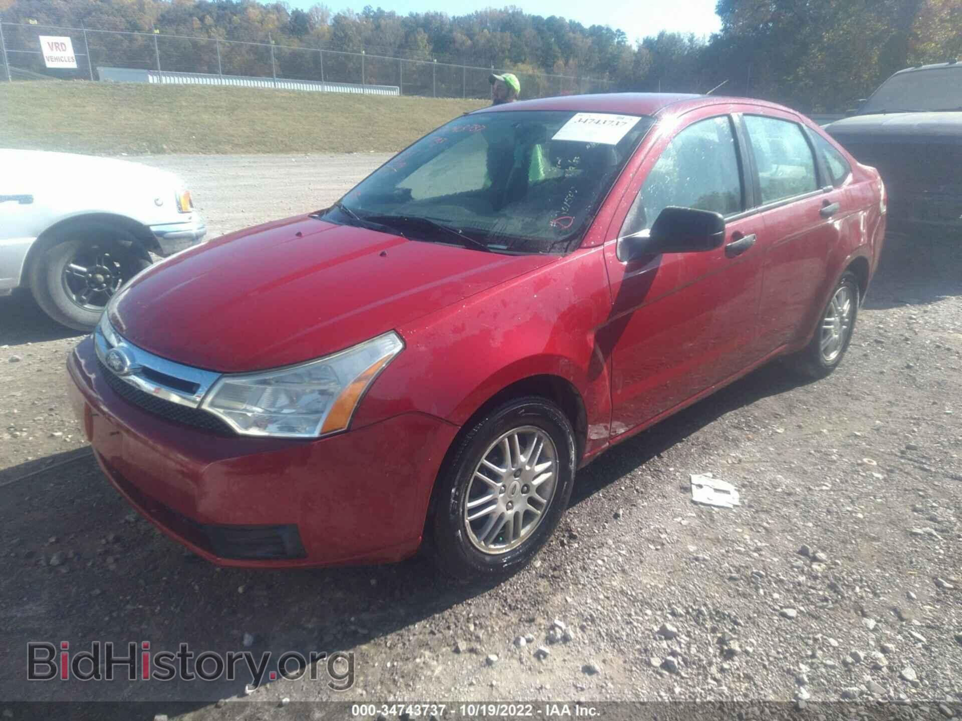 2011 FORD FOCUS - VIN: 1FAHP3FN7BW201547 - Photo 2