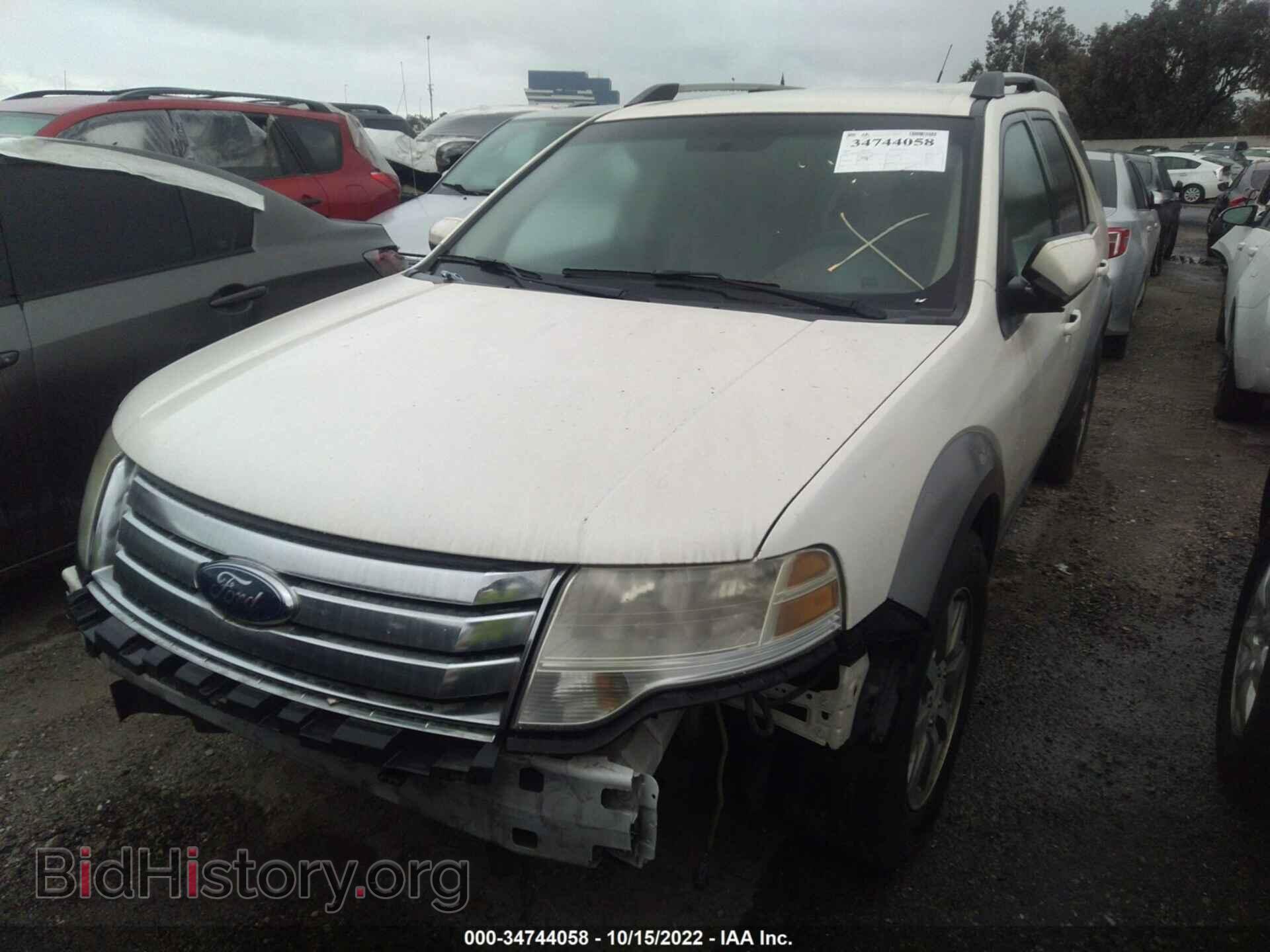 2009 FORD TAURUS X - VIN: 1FMDK02W59GA04350 - Фото 2