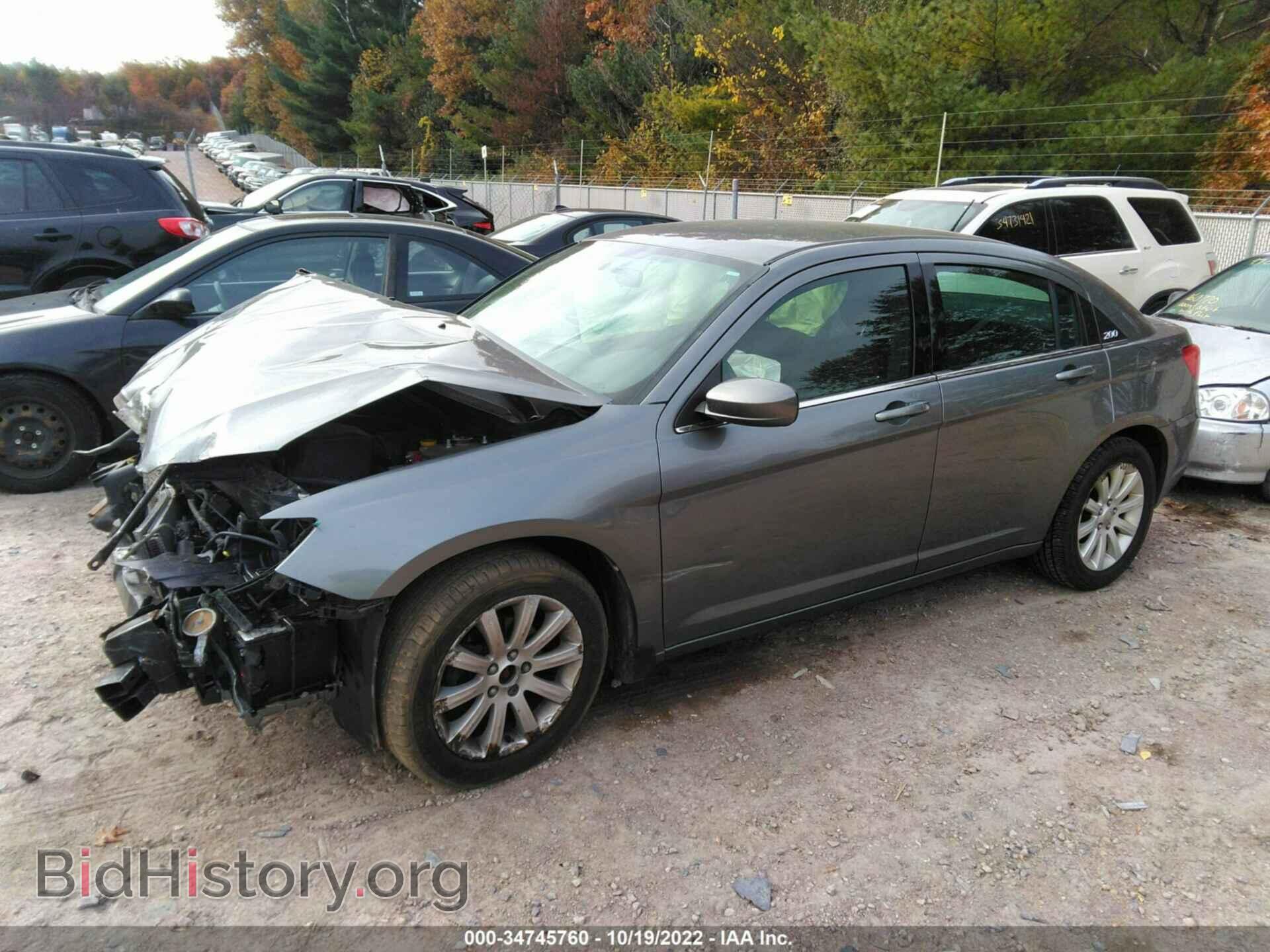 2013 CHRYSLER 200 - VIN: 1C3CCBBG3DN585115 - Фото 2