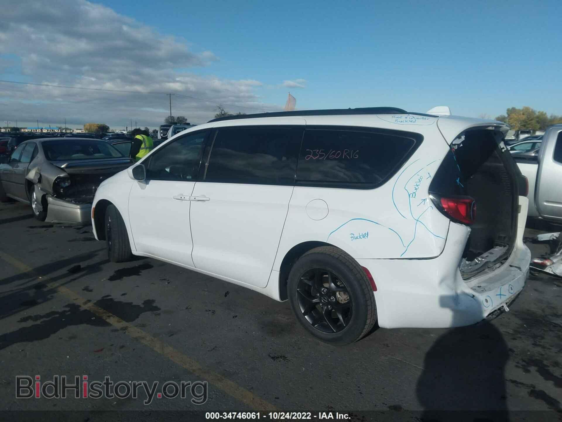 2018 CHRYSLER PACIFICA - VIN: 2C4RC1BG1JR362392 - Photo 3