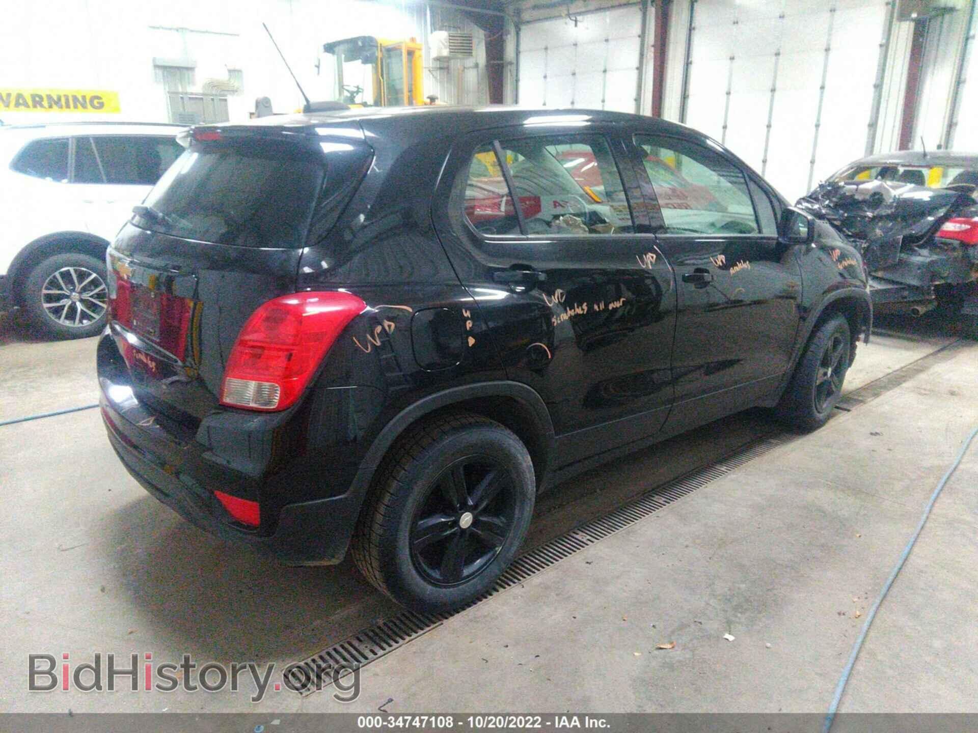 2019 CHEVROLET TRAX - VIN: 3GNCJKSB2KL347685 - Фото 4