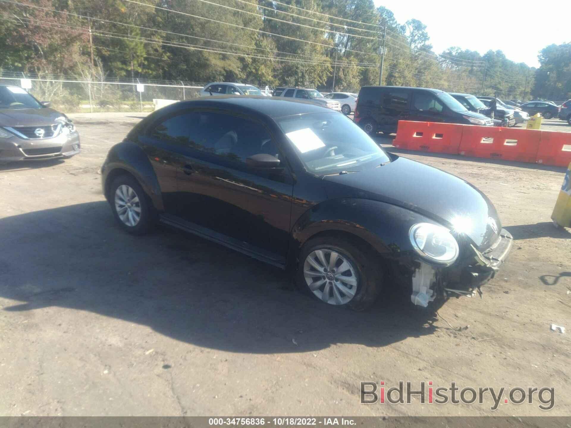 Photo 3VWF17AT9FM643068 - VOLKSWAGEN BEETLE COUPE 2015