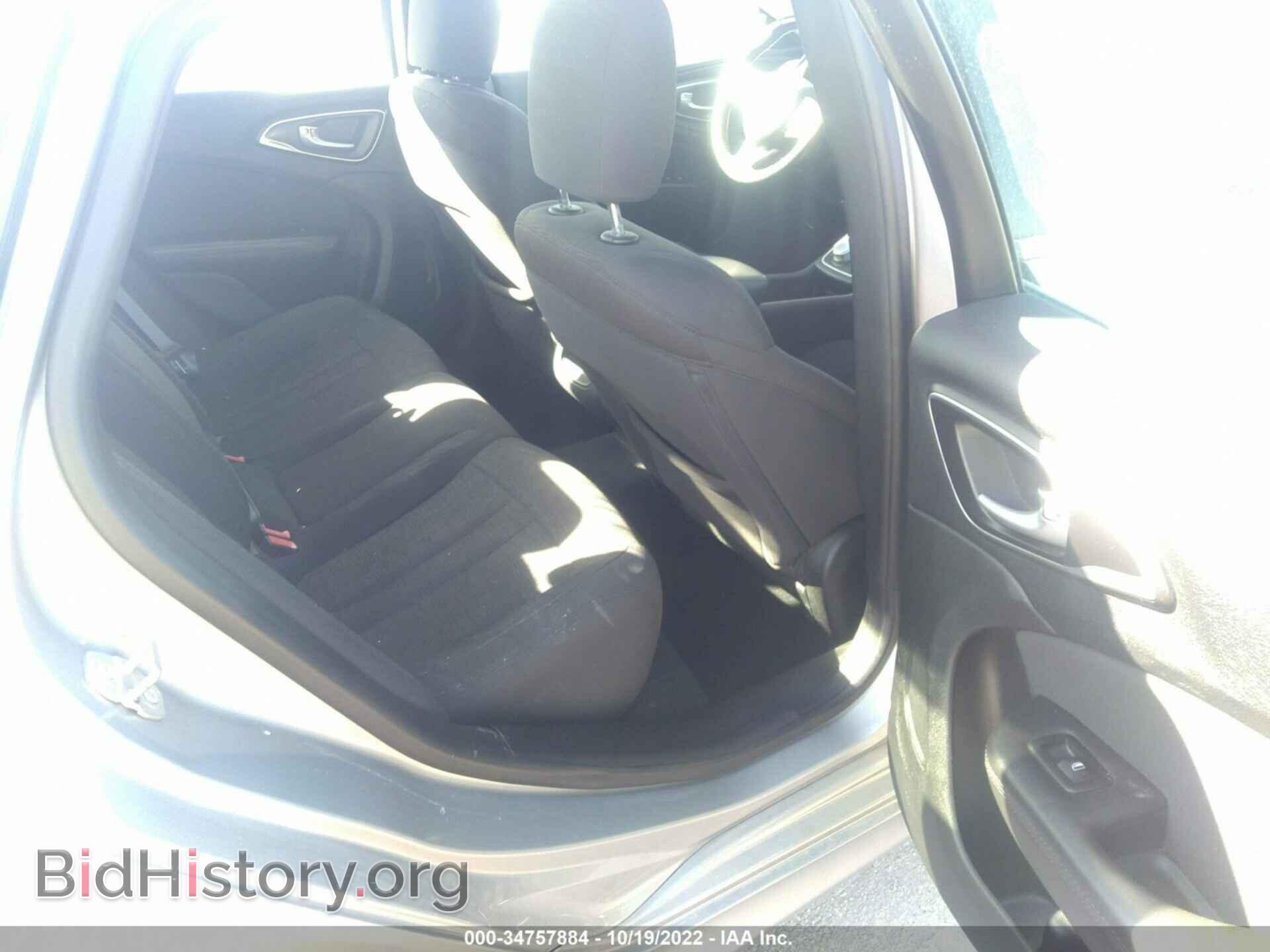 2015 CHRYSLER 200 - VIN: 1C3CCCAB5FN724742 - Фото 8
