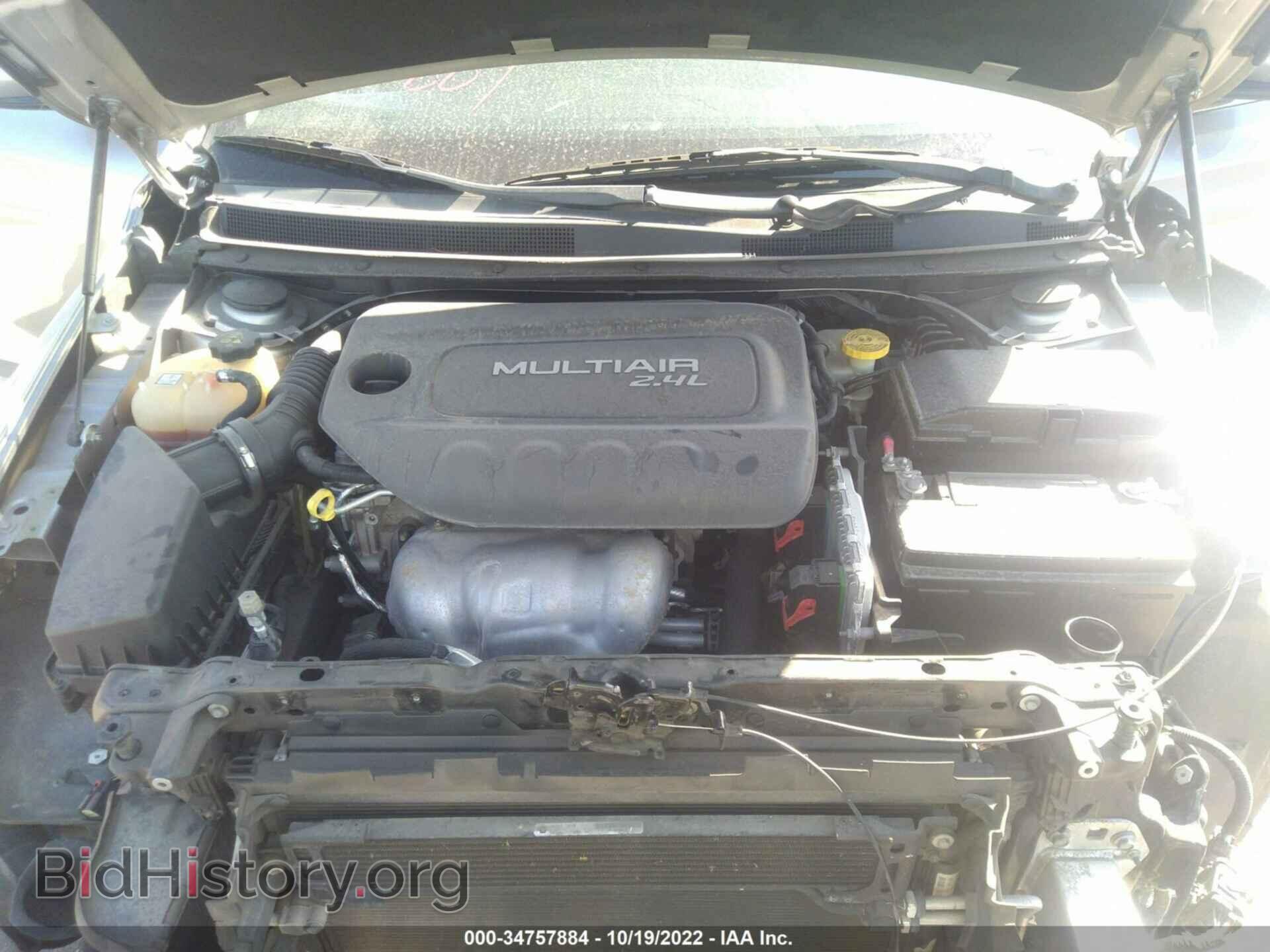 2015 CHRYSLER 200 - VIN: 1C3CCCAB5FN724742 - Фото 10