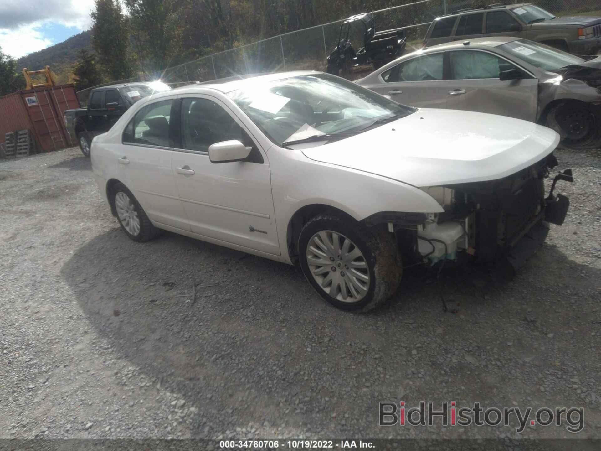 Photo 3FADP0L31AR195584 - FORD FUSION 2010