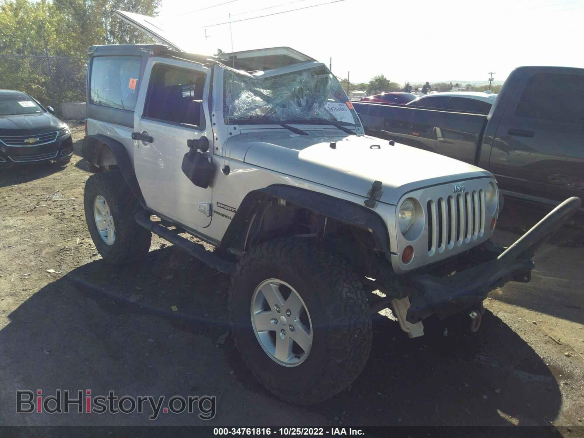 Photo 1J4AA2D11BL635868 - JEEP WRANGLER 2011