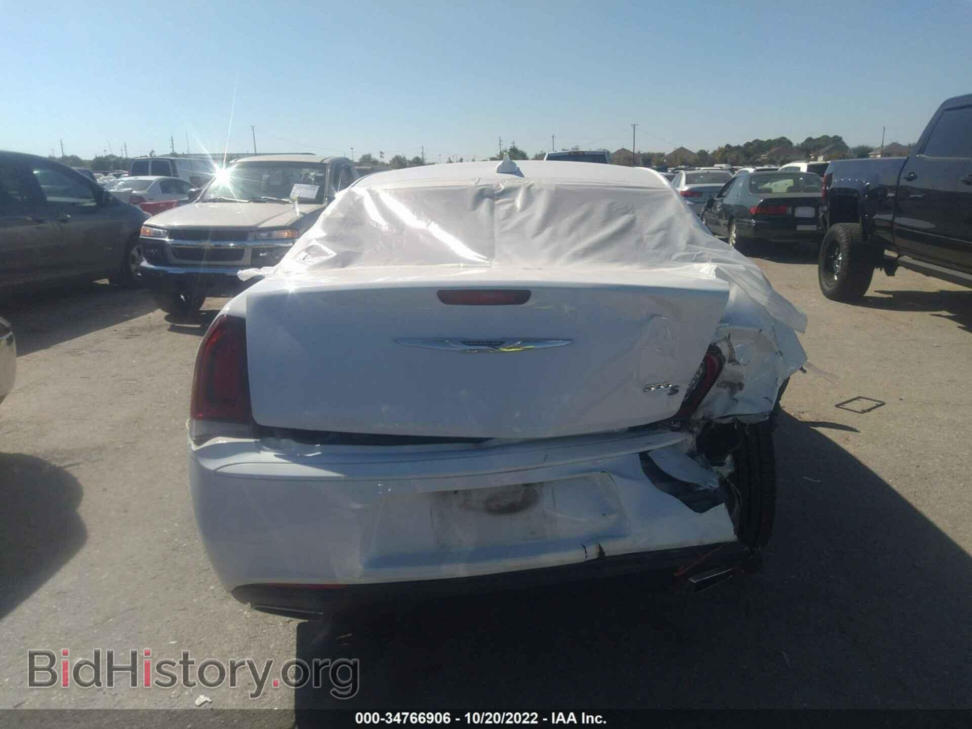 2018 CHRYSLER 300 - VIN: 2C3CCABG1JH203985 - Фото 6