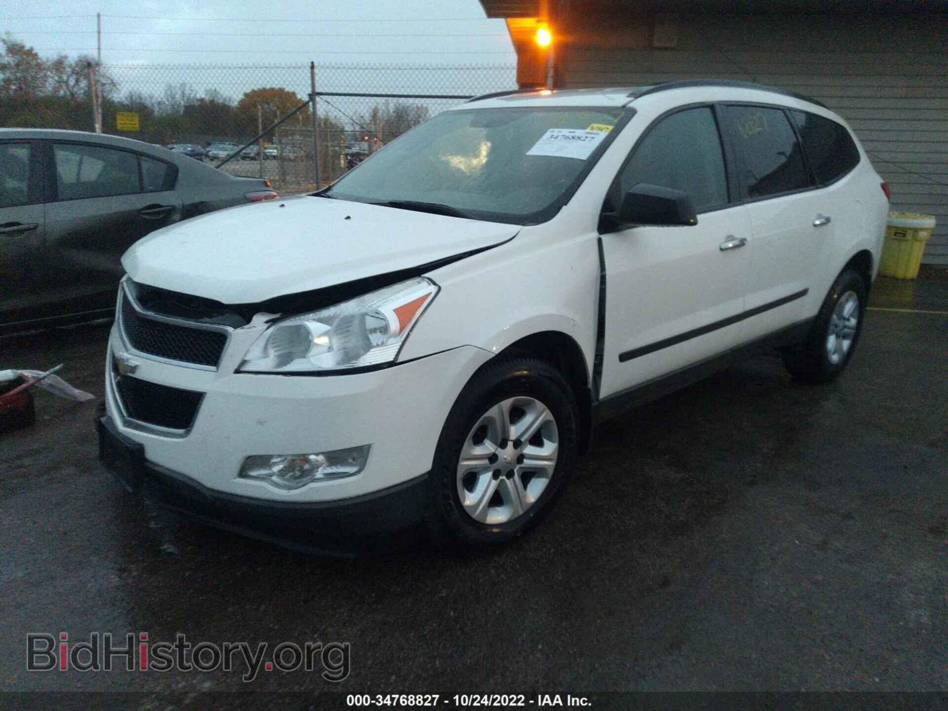 2011 CHEVROLET TRAVERSE - VIN: 1GNKVFED4BJ361387 - Фото 2