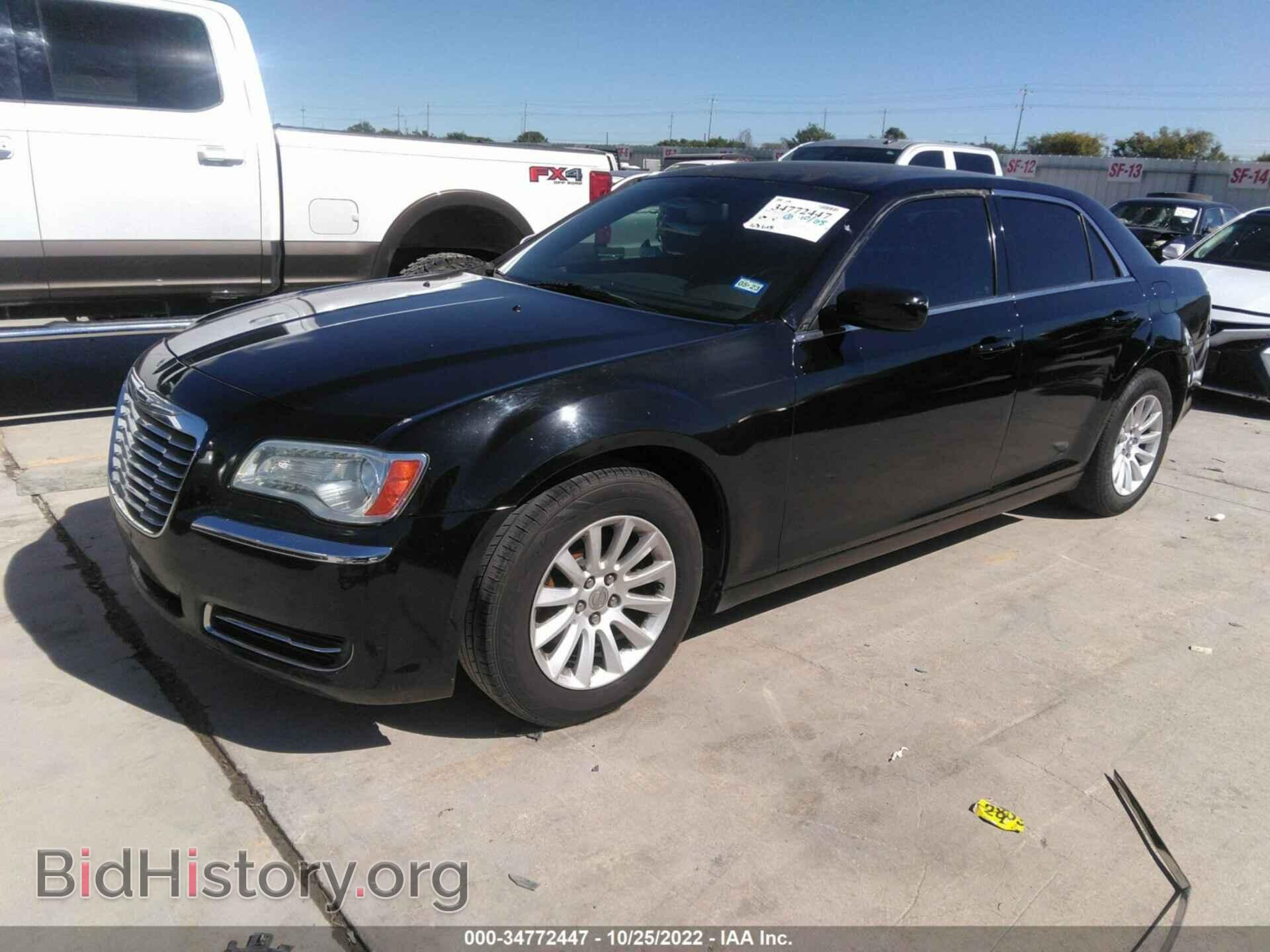 2013 CHRYSLER 300 - VIN: 2C3CCAAG2DH520728 - Photo 2