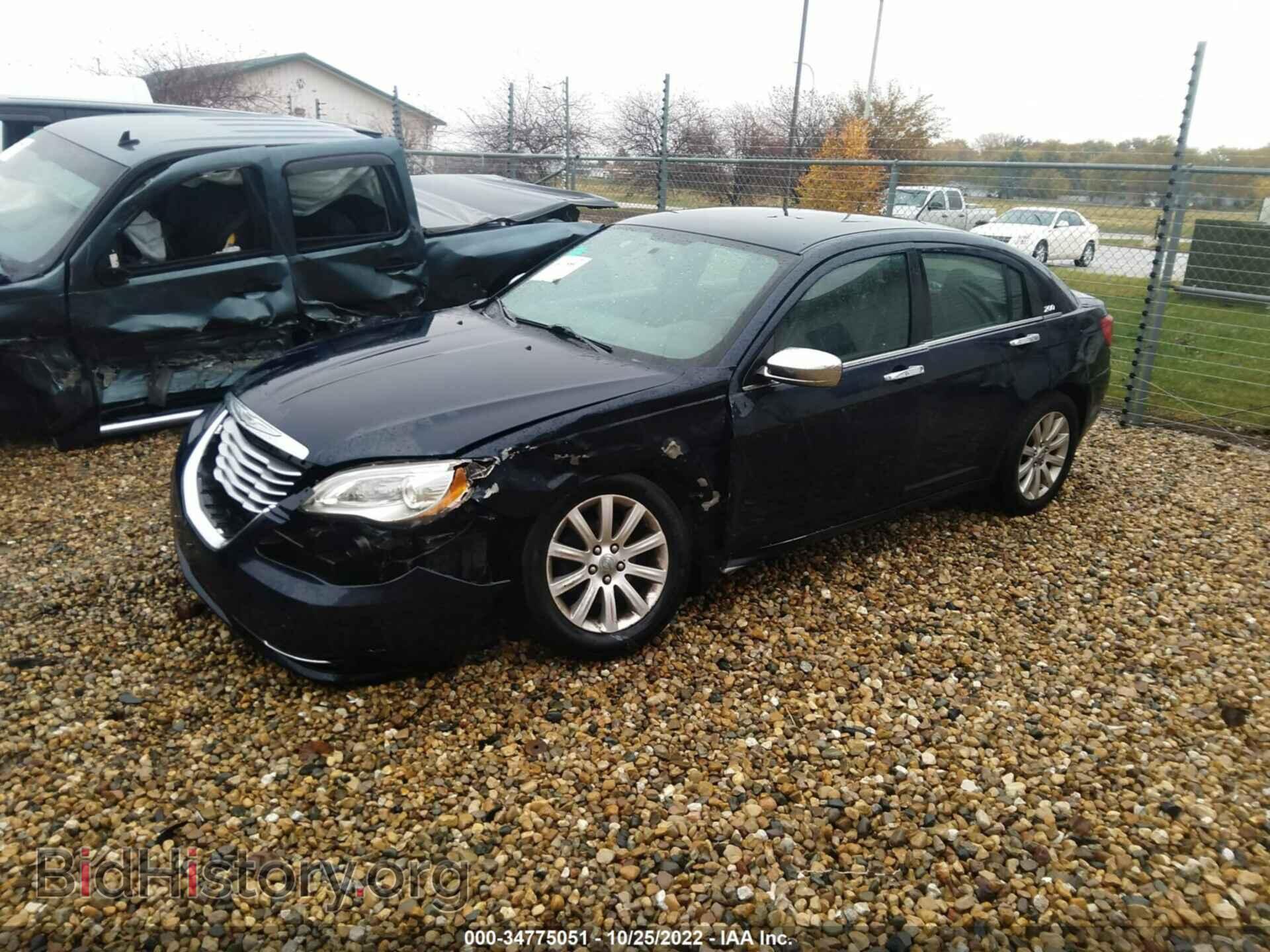 2013 CHRYSLER 200 - VIN: 1C3CCBCG0DN593140 - Фото 2