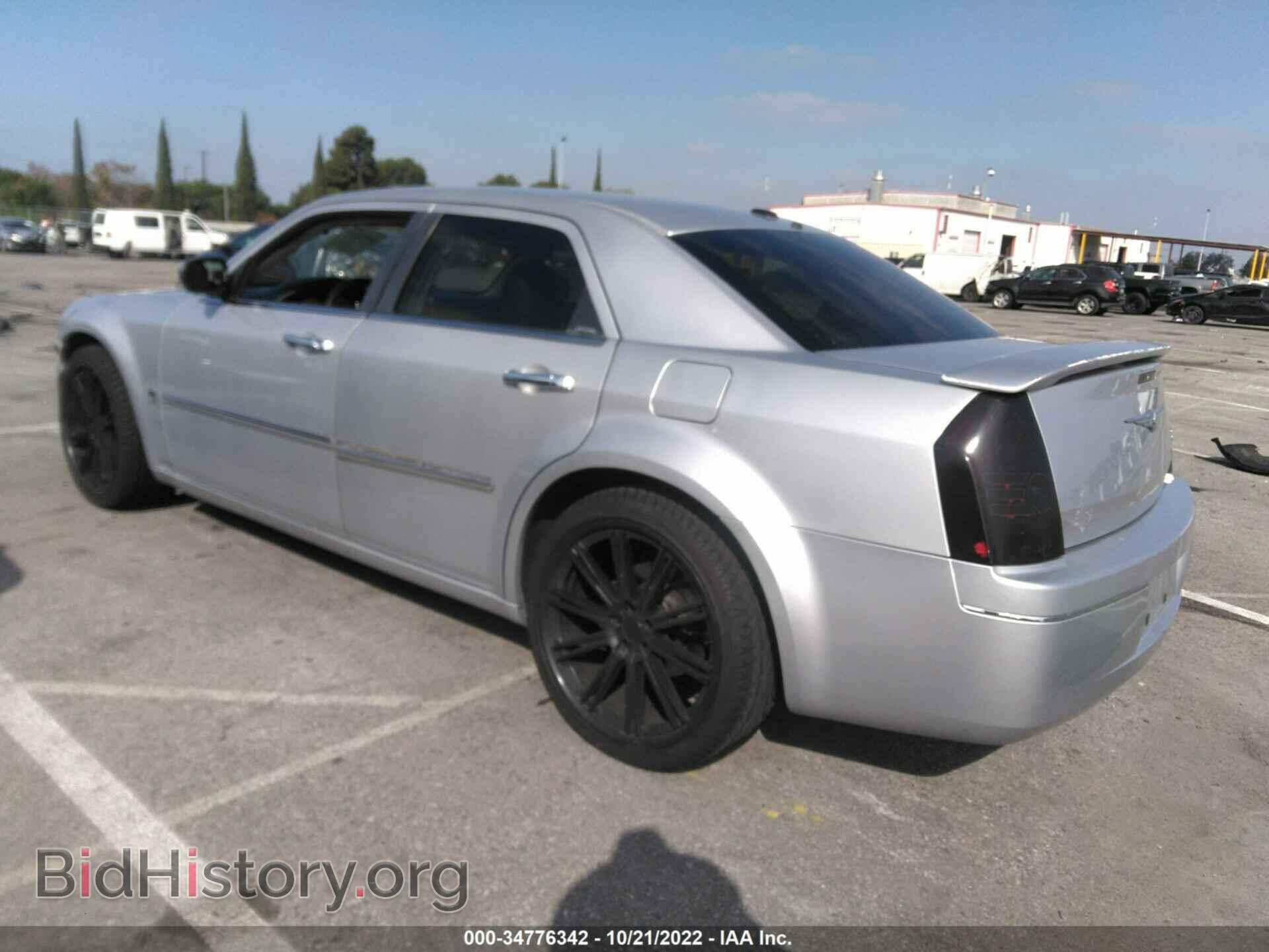 2010 CHRYSLER 300 - VIN: 2C3CA5CVXAH182614 - Фото 3