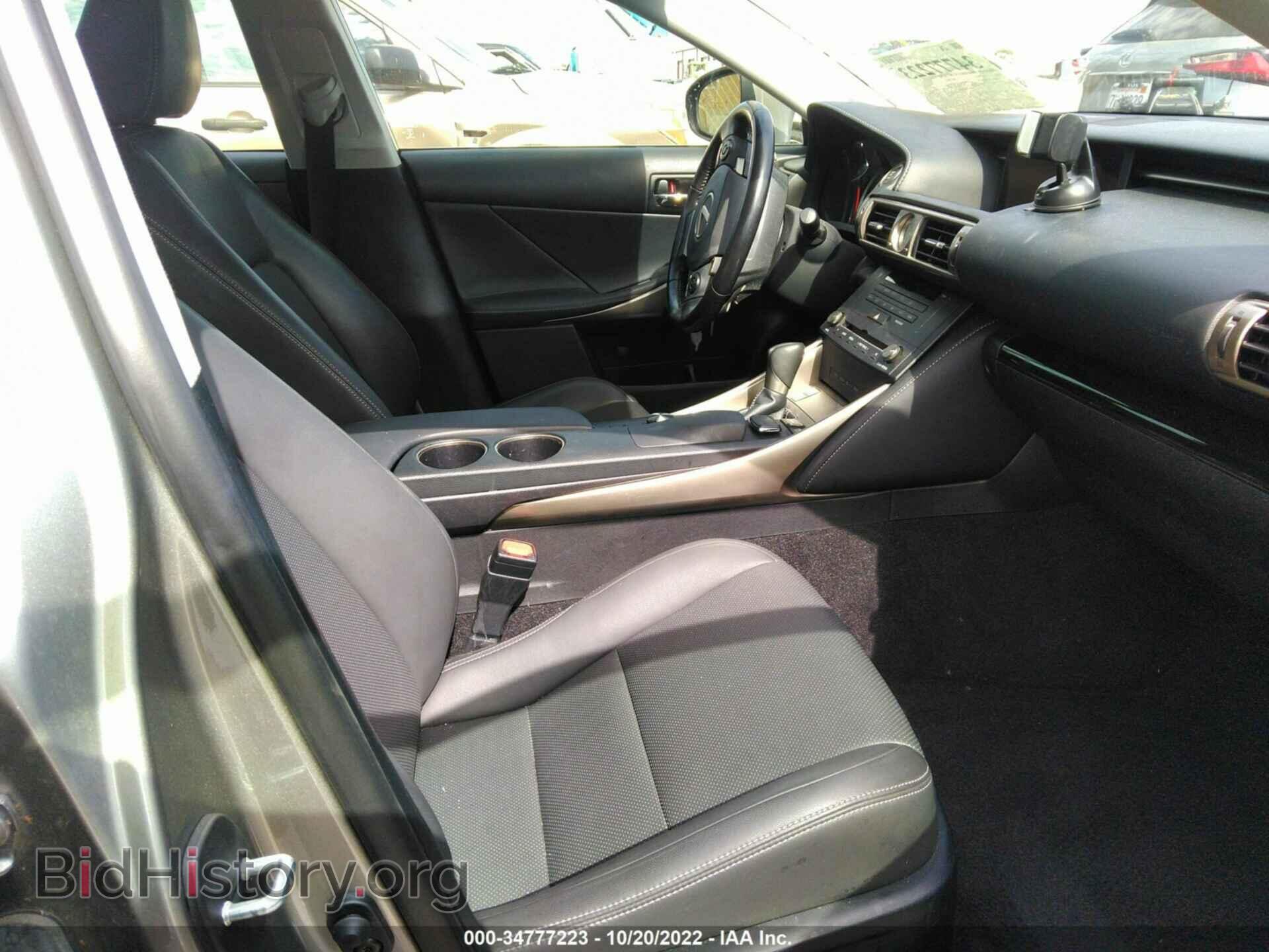 2016 LEXUS IS 200T - VIN: JTHBA1D20G5034555 - Фото 5