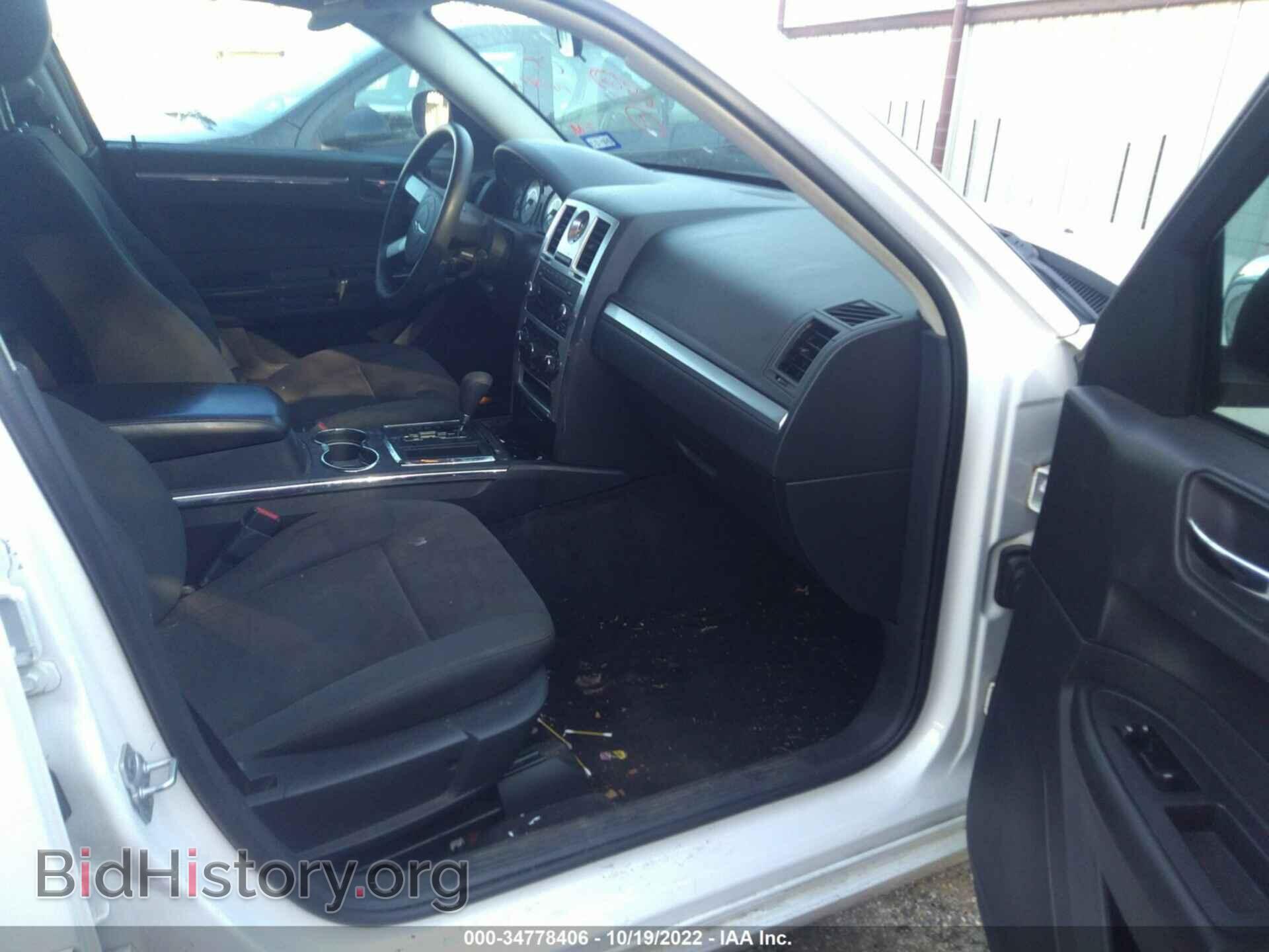 2010 CHRYSLER 300 - VIN: 2C3CA4CDXAH198958 - Фото 5
