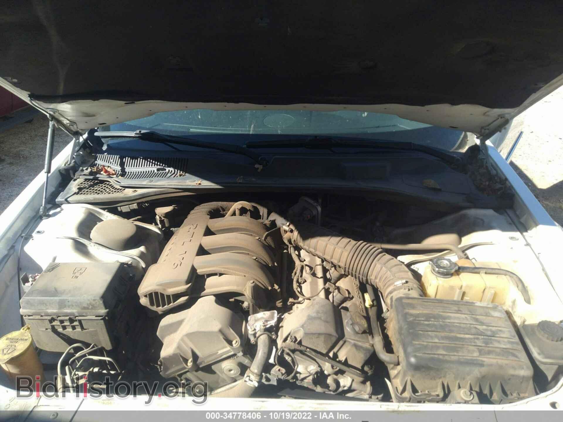 2010 CHRYSLER 300 - VIN: 2C3CA4CDXAH198958 - Фото 10