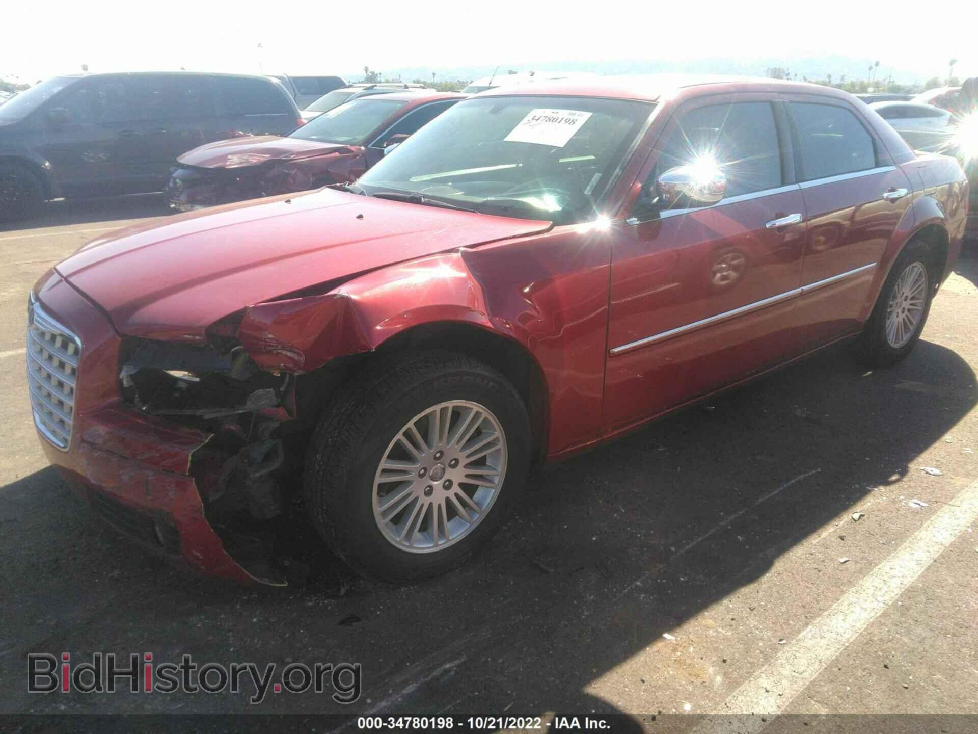 2010 CHRYSLER 300 - VIN: 2C3CA5CV9AH163665 - Фото 2