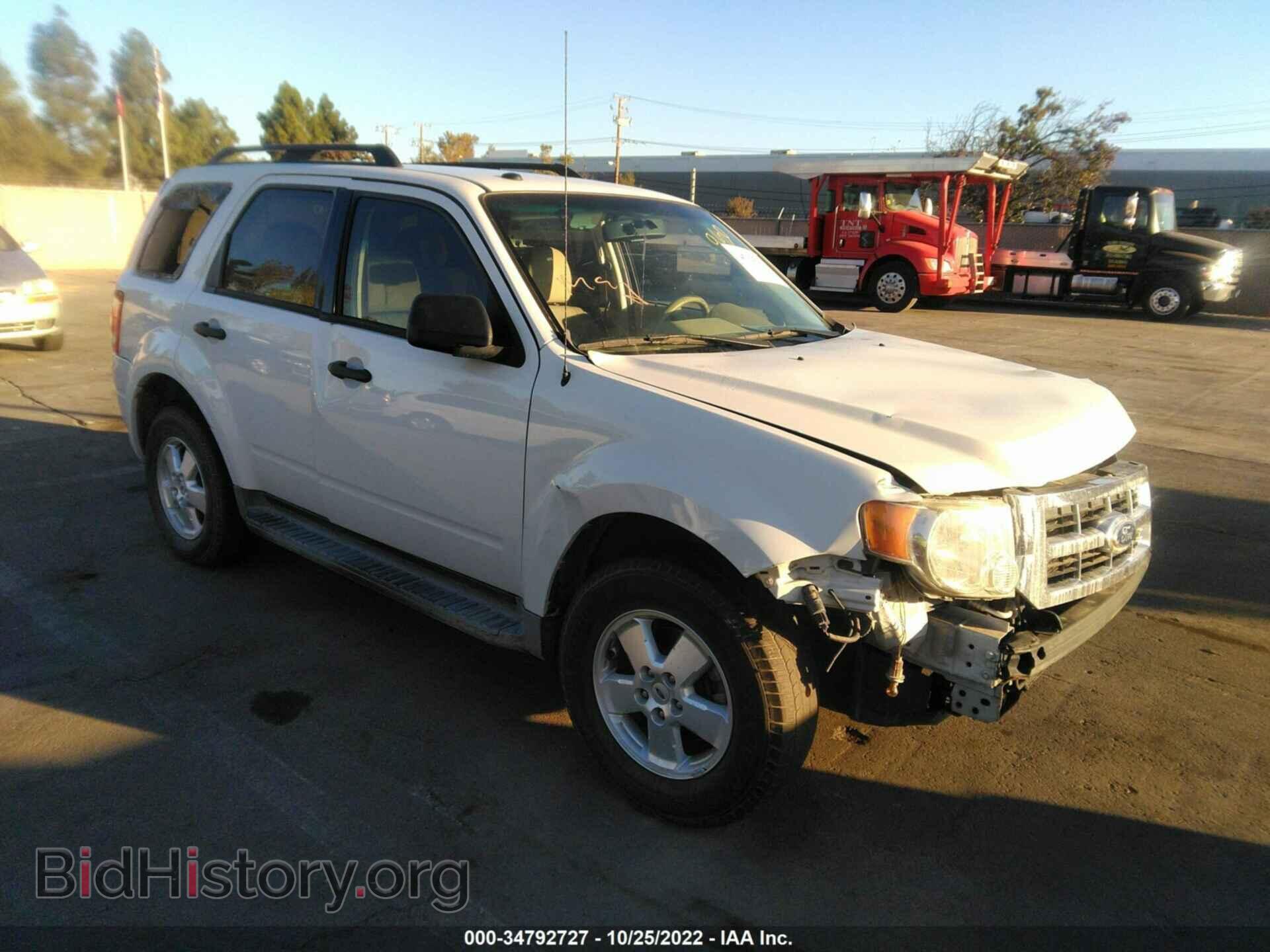 Фотография 1FMCU0D74BKA75716 - FORD ESCAPE 2011