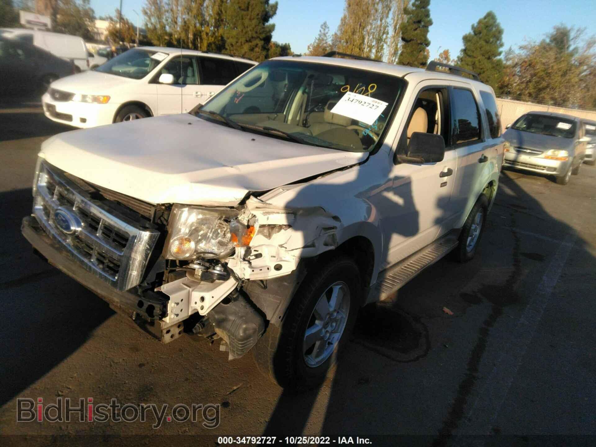 2011 FORD ESCAPE - VIN: 1FMCU0D74BKA75716 - Фото 2