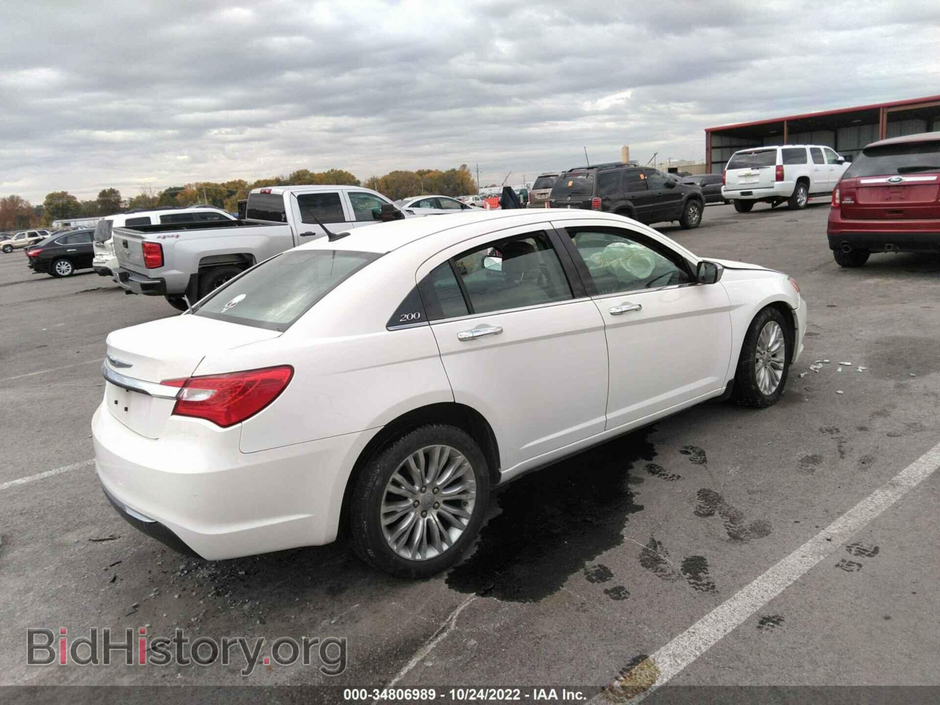 2011 CHRYSLER 200 - VIN: 1C3BC2FG3BN520025 - Фото 4