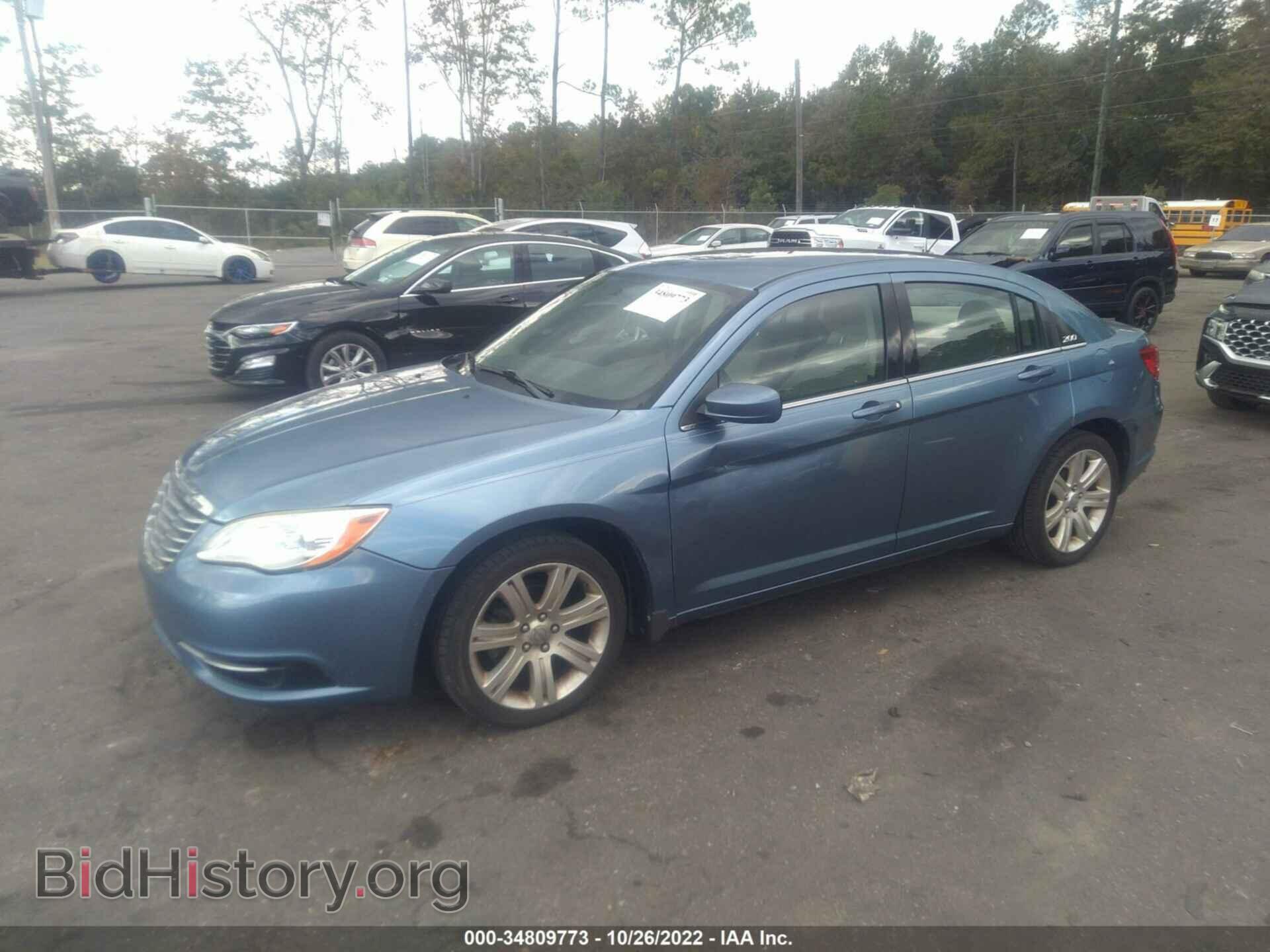 2011 CHRYSLER 200 - VIN: 1C3BC1FB5BN609772 - Фото 2
