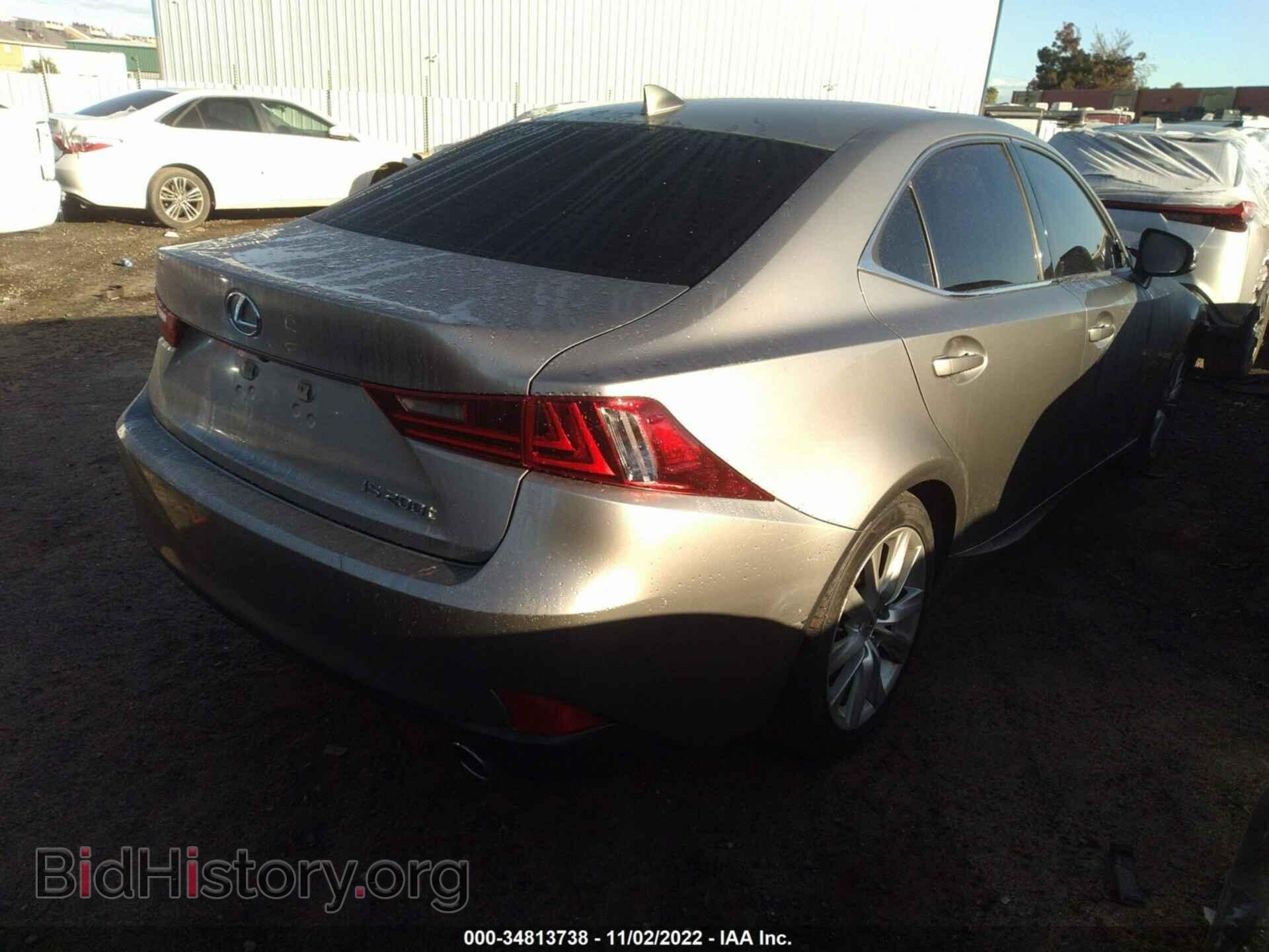 2016 LEXUS IS 200T - VIN: JTHBA1D24G5028712 - Фото 4