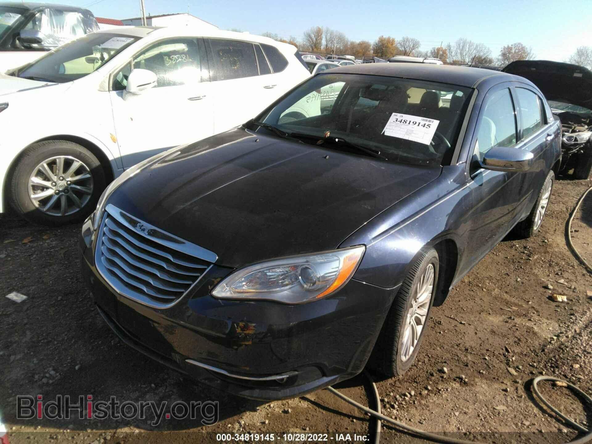 2011 CHRYSLER 200 - VIN: 1C3BC2FG9BN594744 - Фото 2