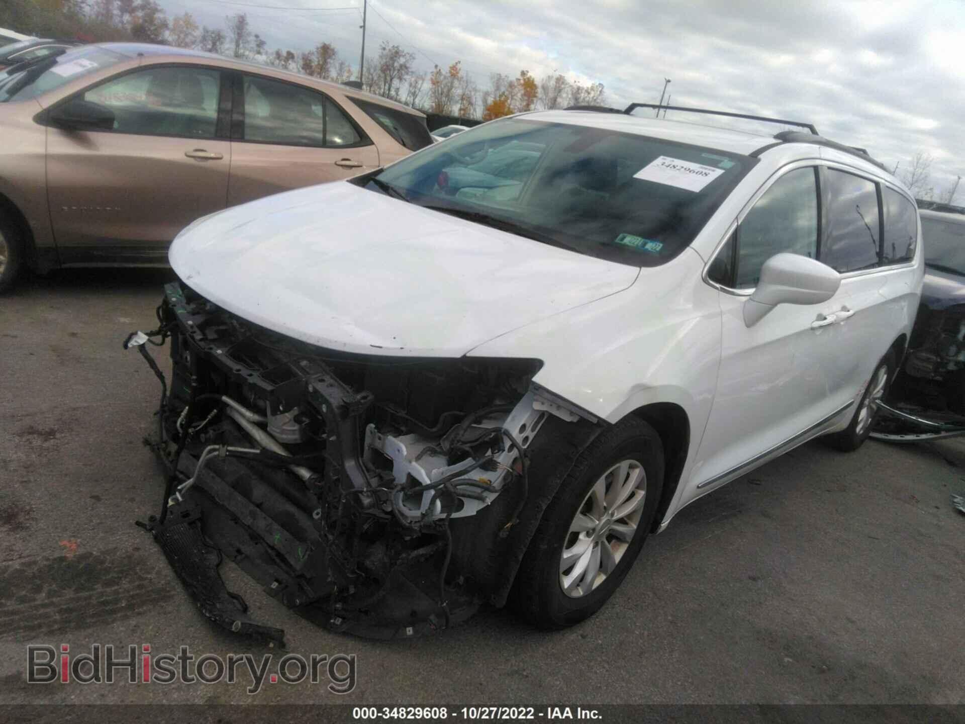 2017 CHRYSLER PACIFICA - VIN: 2C4RC1BGXHR569423 - Photo 2