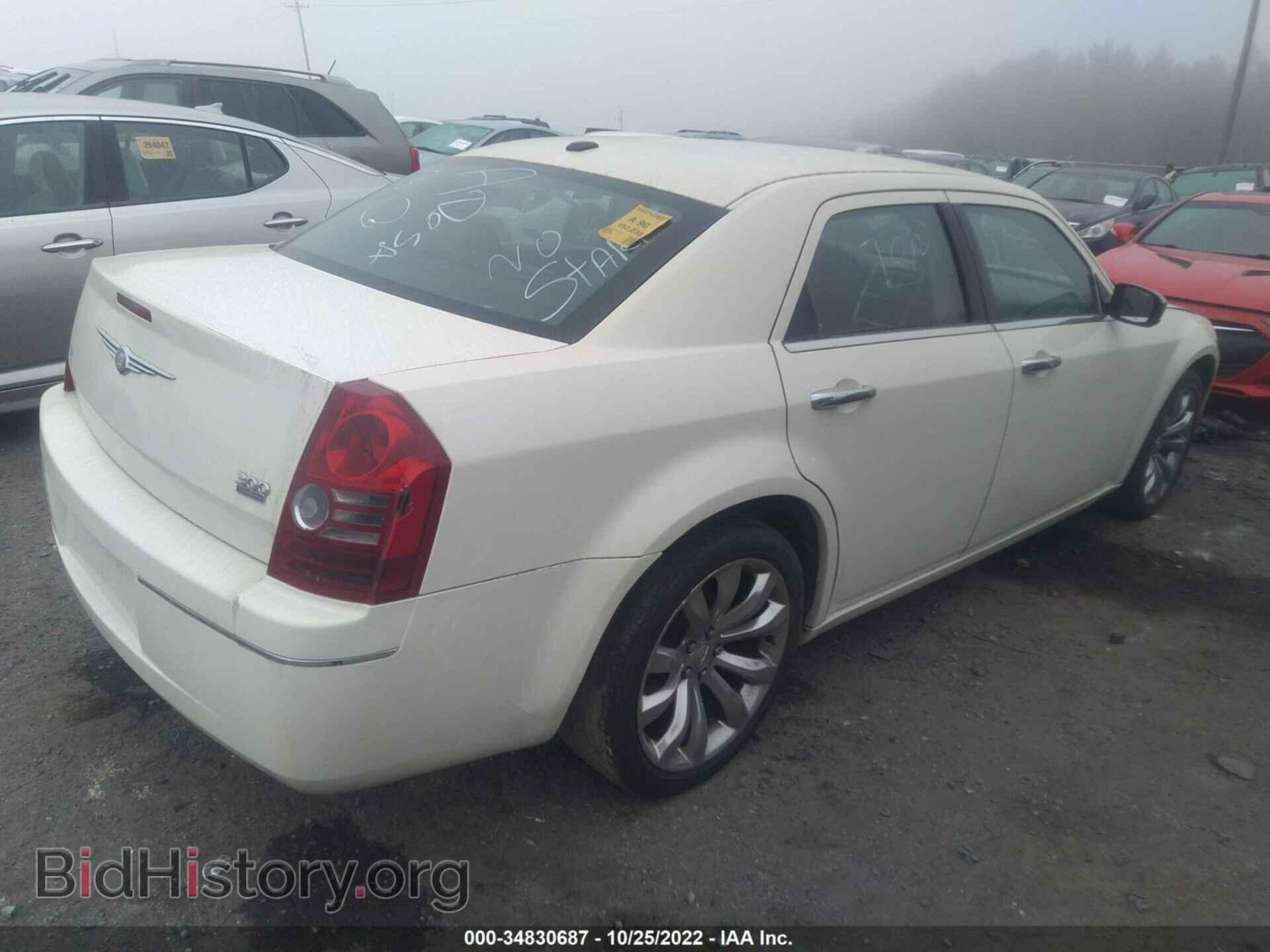 2010 CHRYSLER 300 - VIN: 2C3CA5CV0AH212929 - Фото 4
