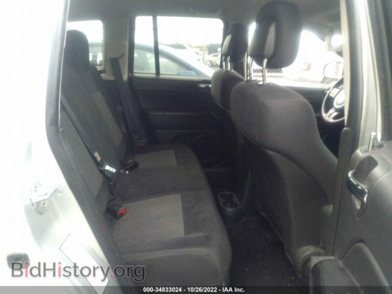 2012 Jeep COMPASS (VIN 1C4NJDBB2CD583029) — фото 8 из 11