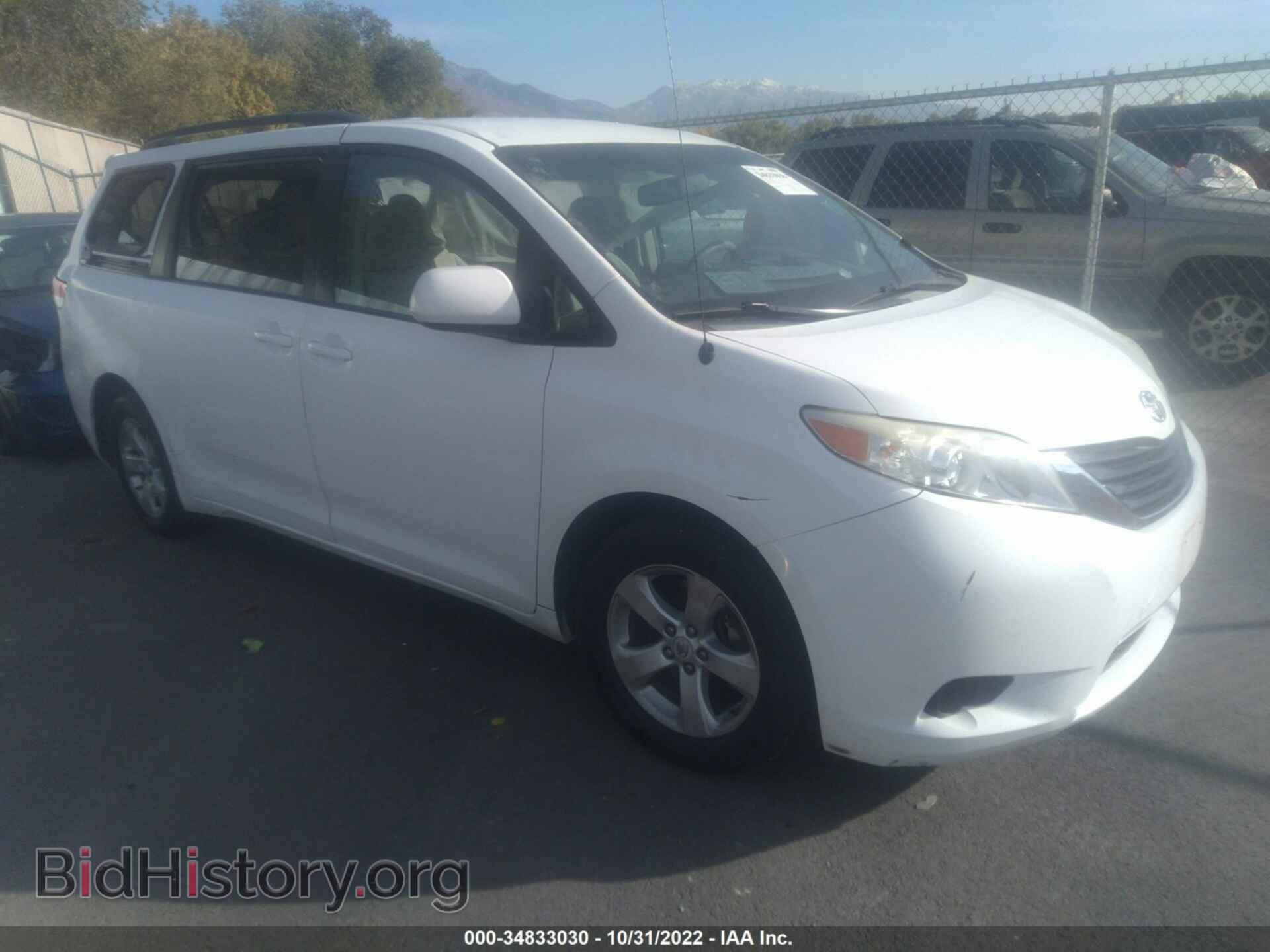 Photo 5TDKK3DC9BS065471 - TOYOTA SIENNA 2011