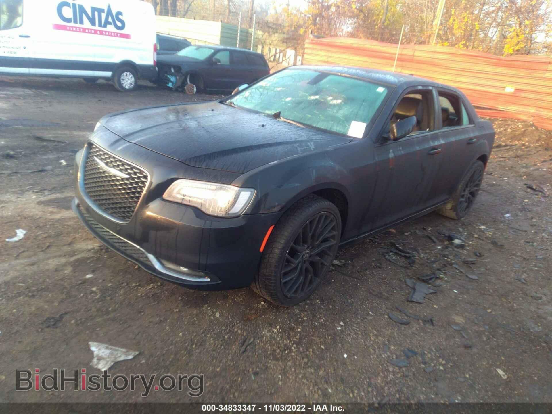 2017 CHRYSLER 300 - VIN: 2C3CCAGG5HH512362 - Фото 2