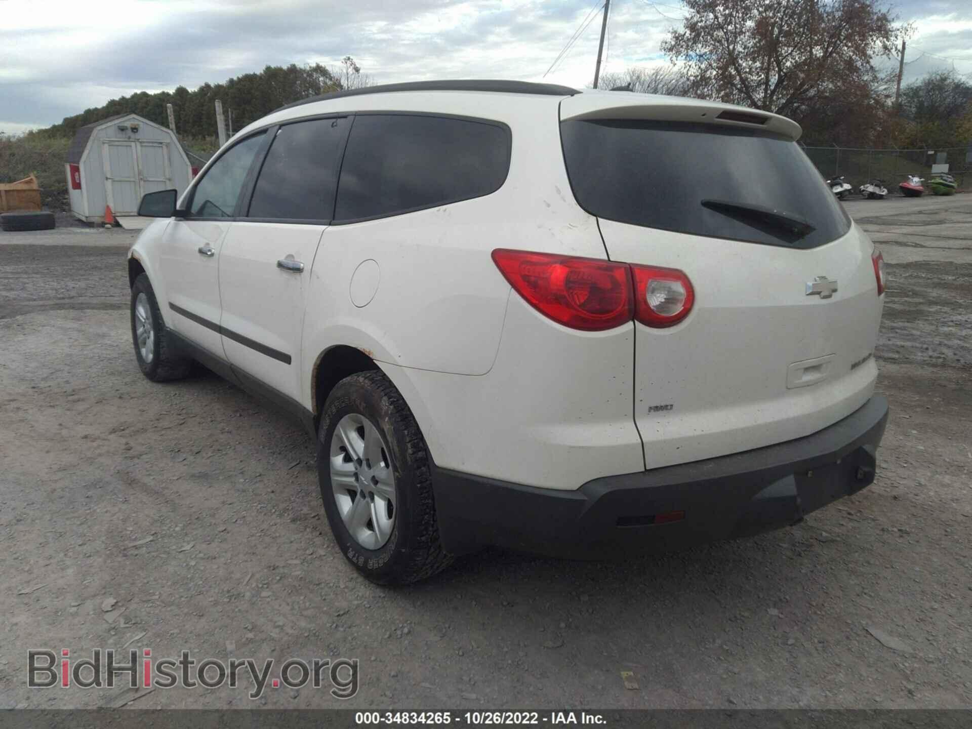2011 CHEVROLET TRAVERSE - VIN: 1GNKVEED1BJ159374 - Фото 3