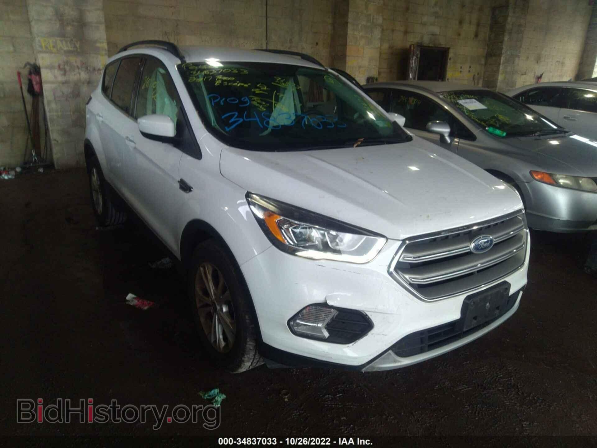 Фотография 1FMCU0GD5HUD94752 - FORD ESCAPE 2017