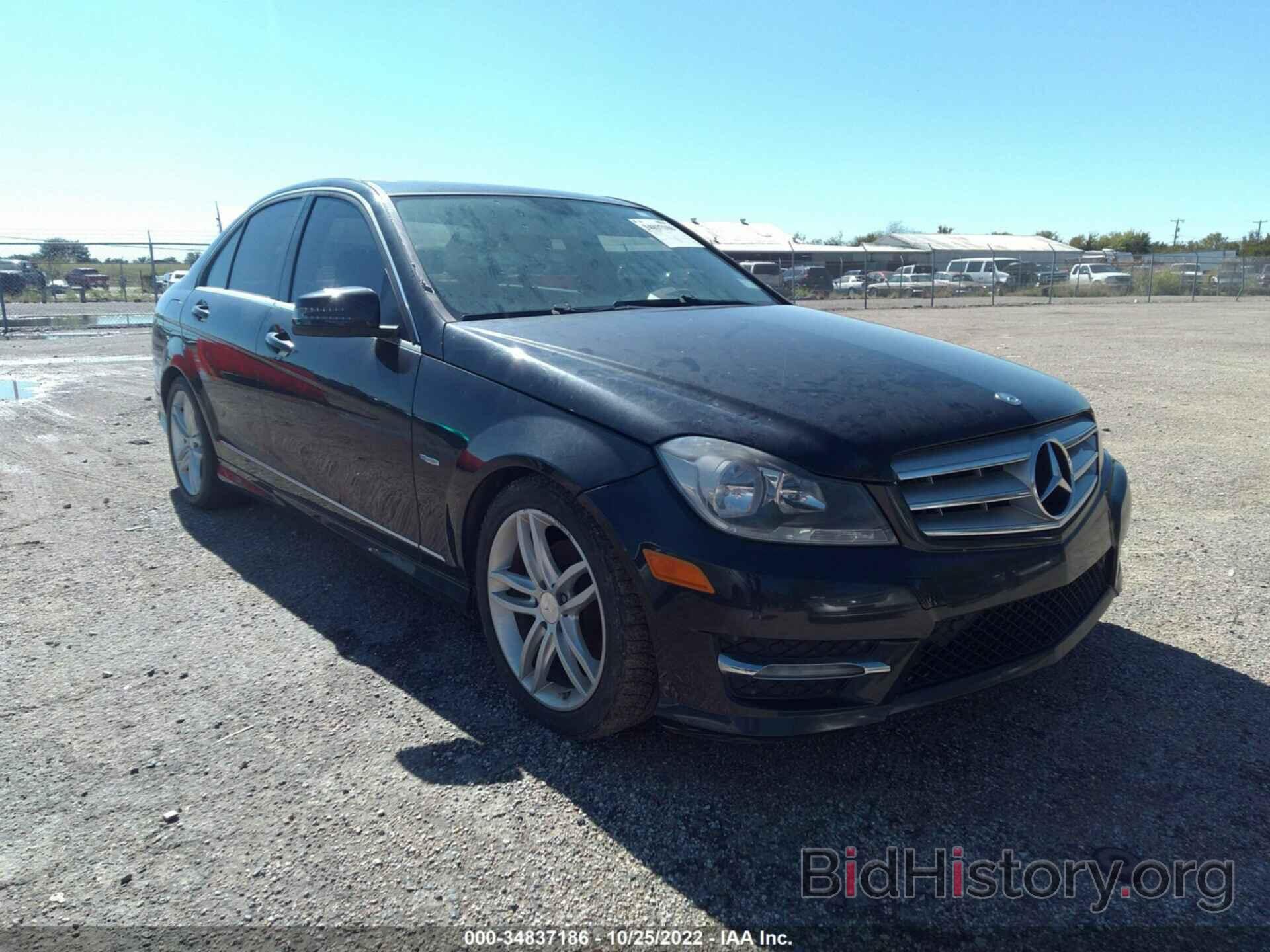 Photo WDDGF4HB2CR203620 - MERCEDES-BENZ C-CLASS 2012