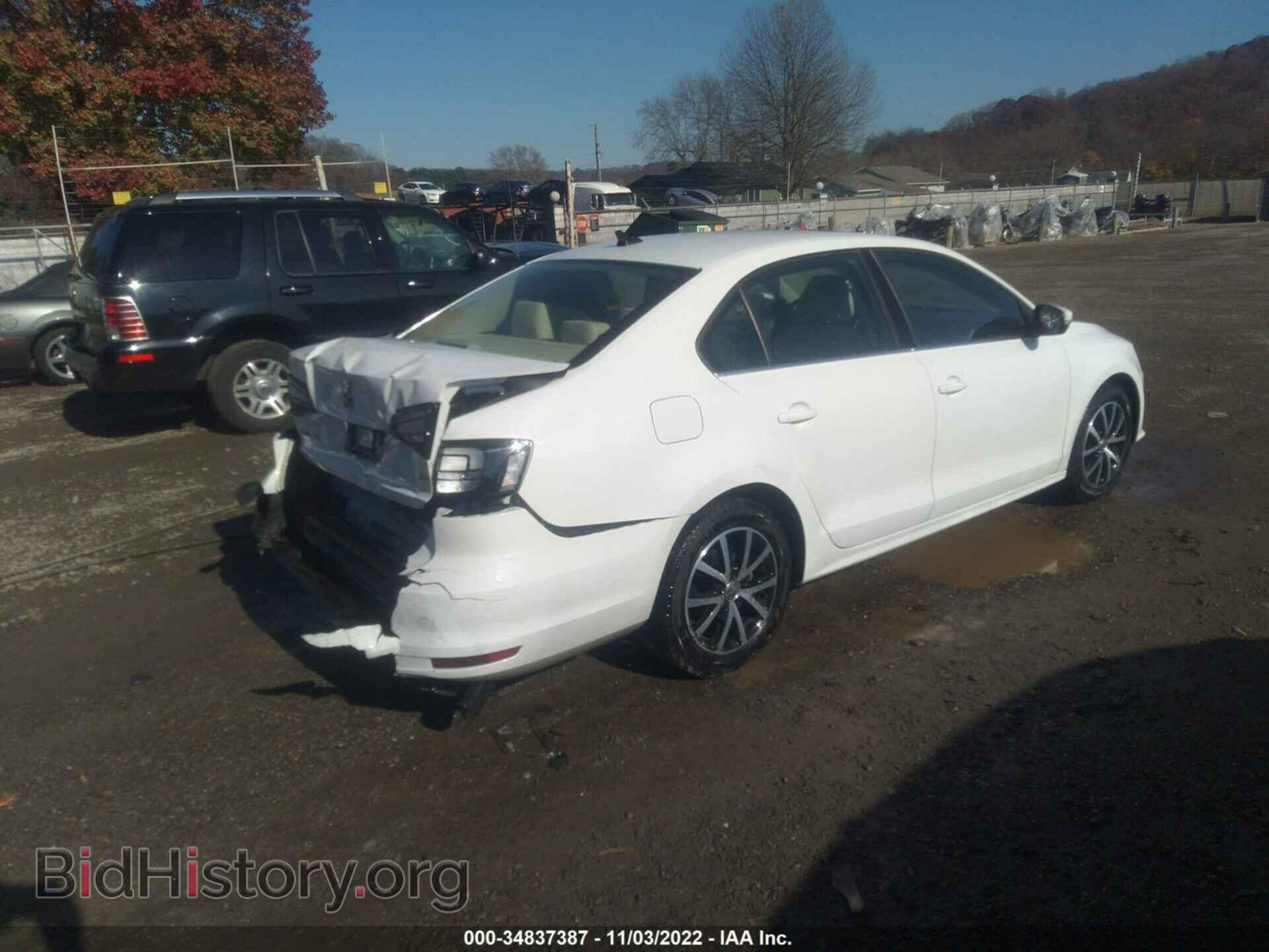 2017 VOLKSWAGEN JETTA - VIN: 3VWDB7AJ9HM385785 - Фото 4