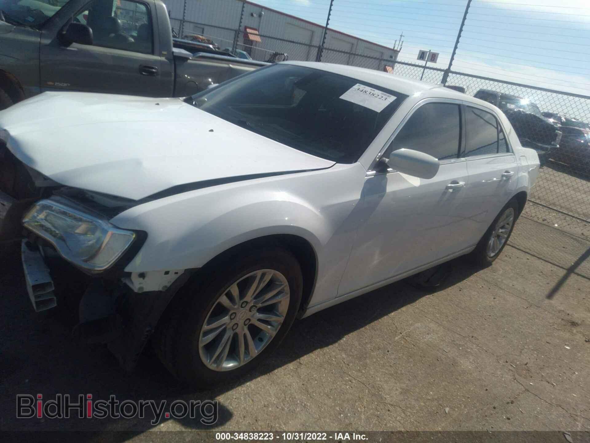 2018 CHRYSLER 300 - VIN: 2C3CCAAG7JH275954 - Фото 2