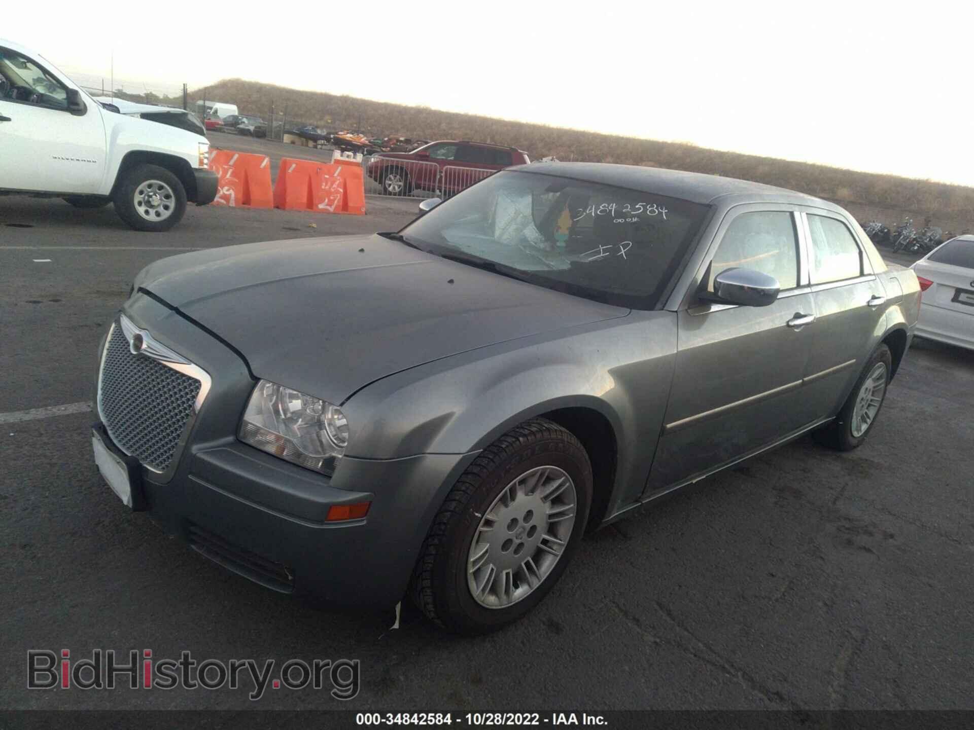 2007 CHRYSLER 300 - VIN: 2C3KA43R17H774727 - Фото 2