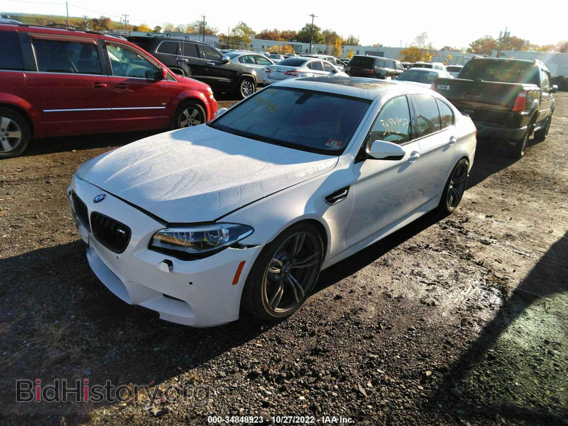 2015 BMW M5 - VIN: WBSFV9C55FD594327 - Фото 2