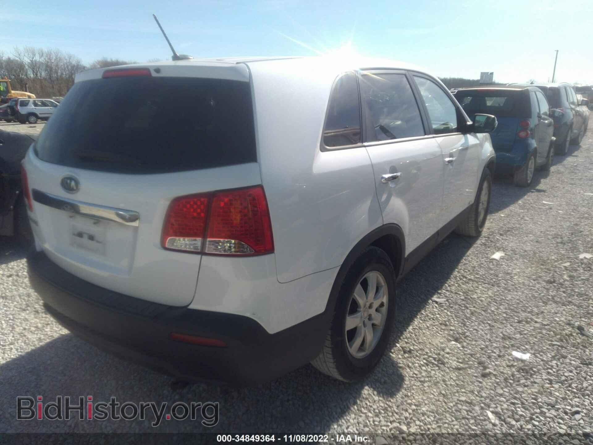 2011 KIA SORENTO - VIN: 5XYKTCA15BG165029 - Фото 4