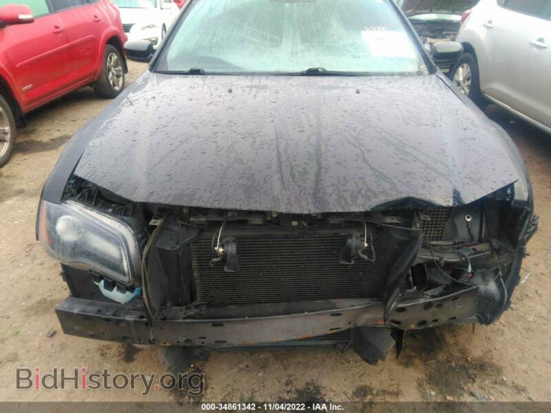 2013 Chrysler 300 (VIN 2C3CCABGXDH529238) — photo 6 of 12