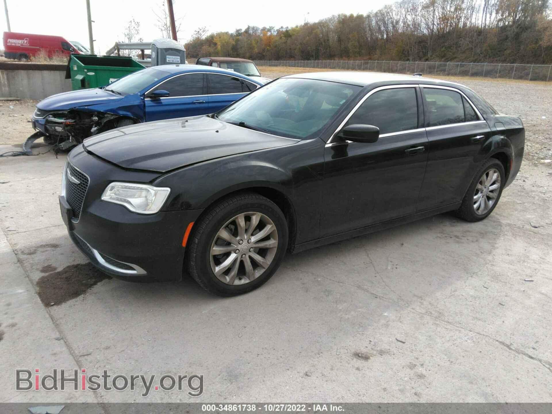2016 CHRYSLER 300 - VIN: 2C3CCARGXGH262158 - Фото 2