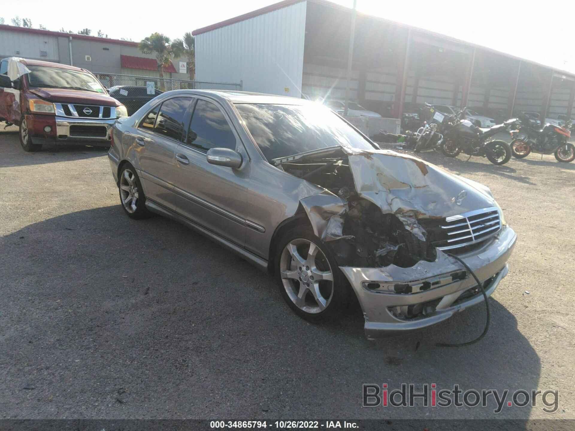 Photo WDBRF52H67E025583 - MERCEDES-BENZ C-CLASS 2007