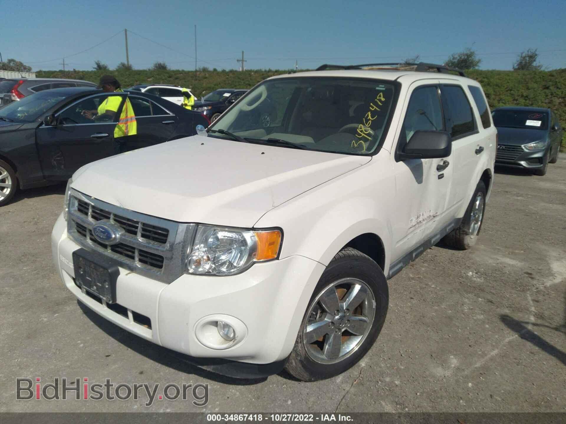 2011 FORD ESCAPE - VIN: 1FMCU0DG8BKC36634 - Фото 2